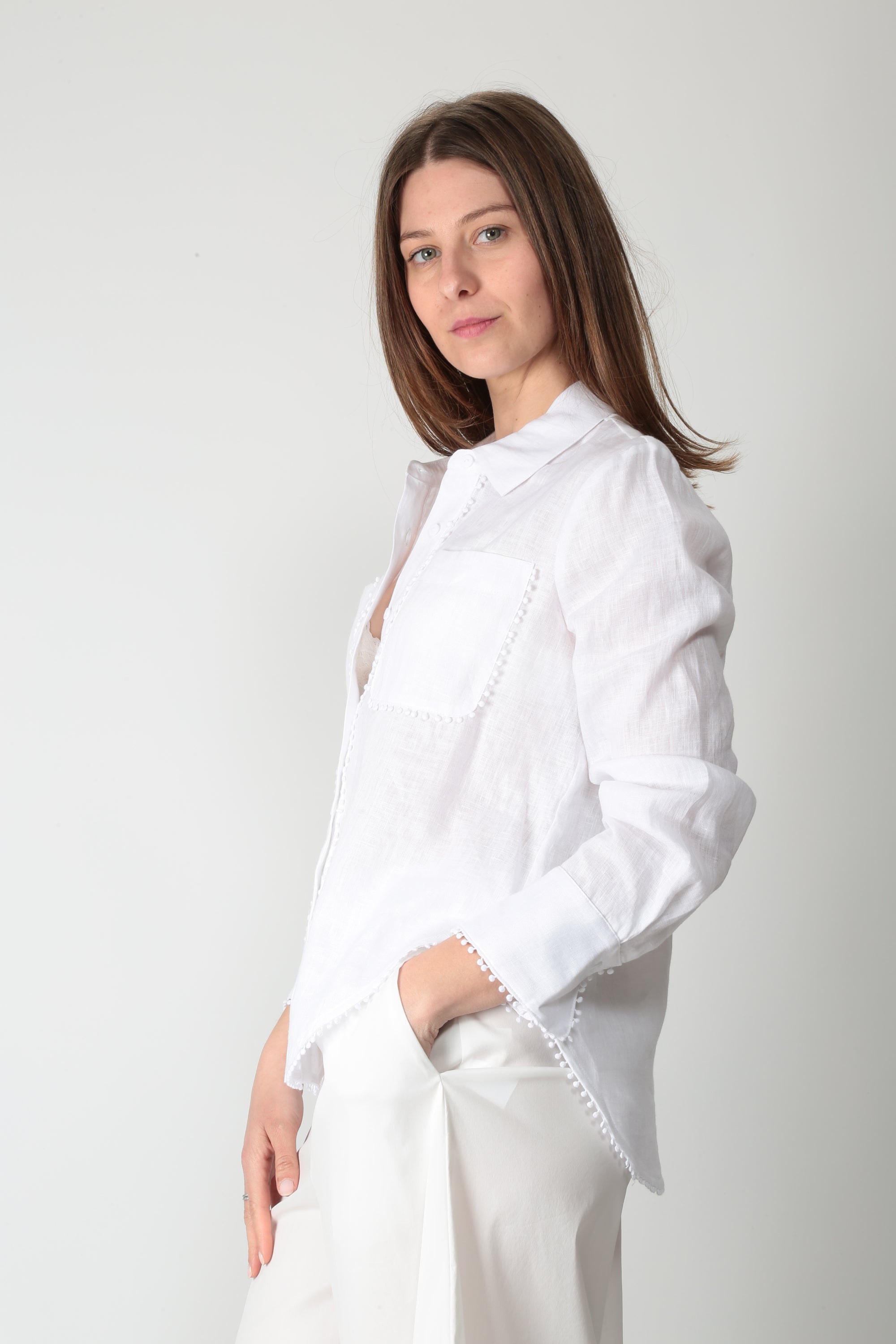 https://admin.shopify.com/store/gulieshop/products/16077380780381#:~:text=https%3A//www.gulieshop.it%20%E2%80%BA%20products%20%E2%80%BA%20maida%2Dmila%2Dcamicia%2Din%2Dlino%2D261m1385