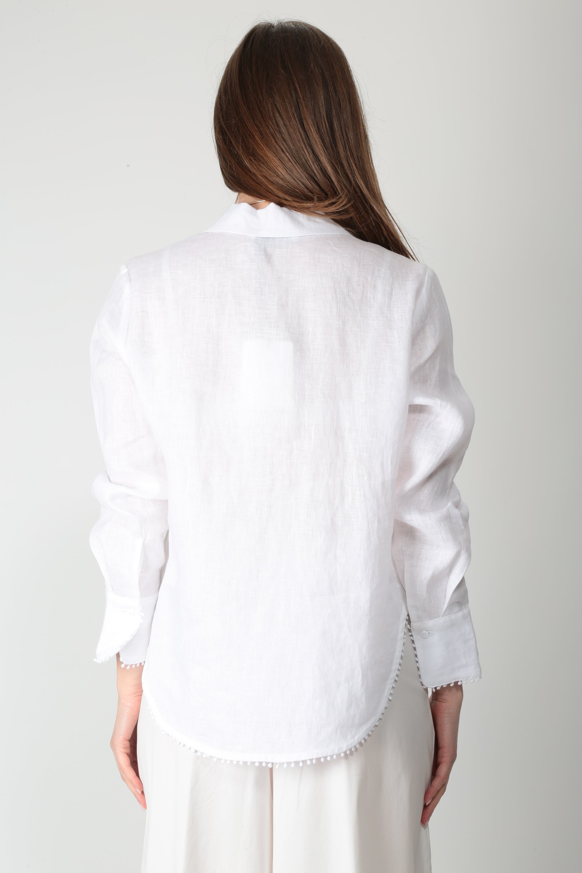https://admin.shopify.com/store/gulieshop/products/16077380780381#:~:text=https%3A//www.gulieshop.it%20%E2%80%BA%20products%20%E2%80%BA%20maida%2Dmila%2Dcamicia%2Din%2Dlino%2D261m1385