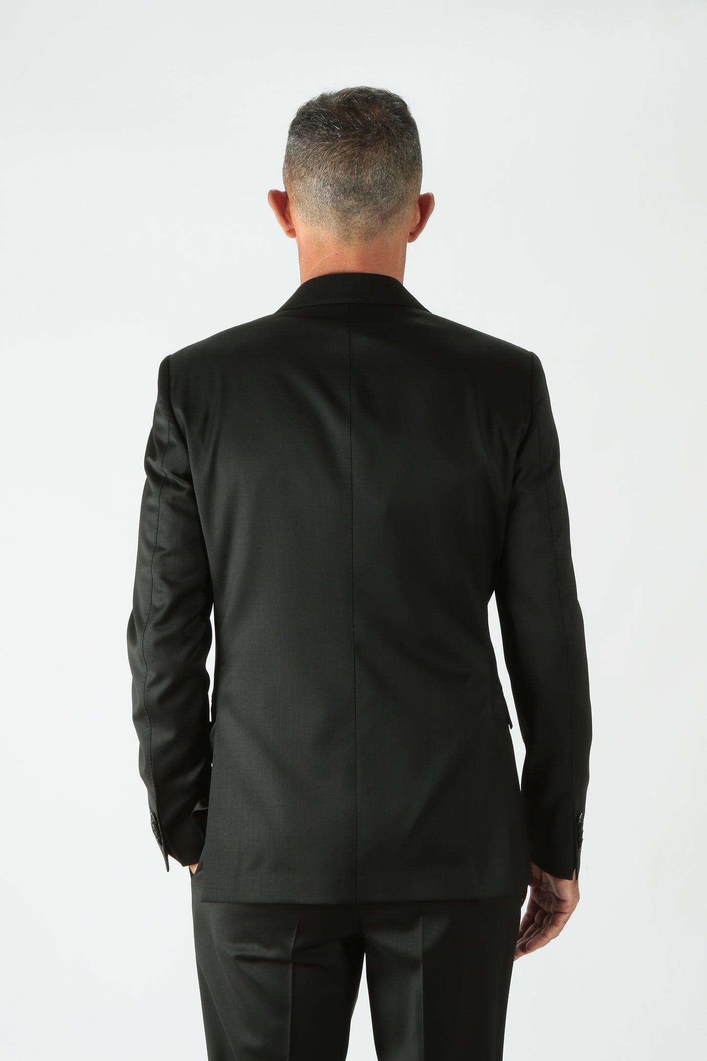 https://admin.shopify.com/store/gulieshop/products/8609588085085#:~:text=con%20le%20recensioni-,Brando%20per%20LBM%20Abito%20fresco%20di%20lana%2034522/3%203185,-Contenuto%20multimediale%201