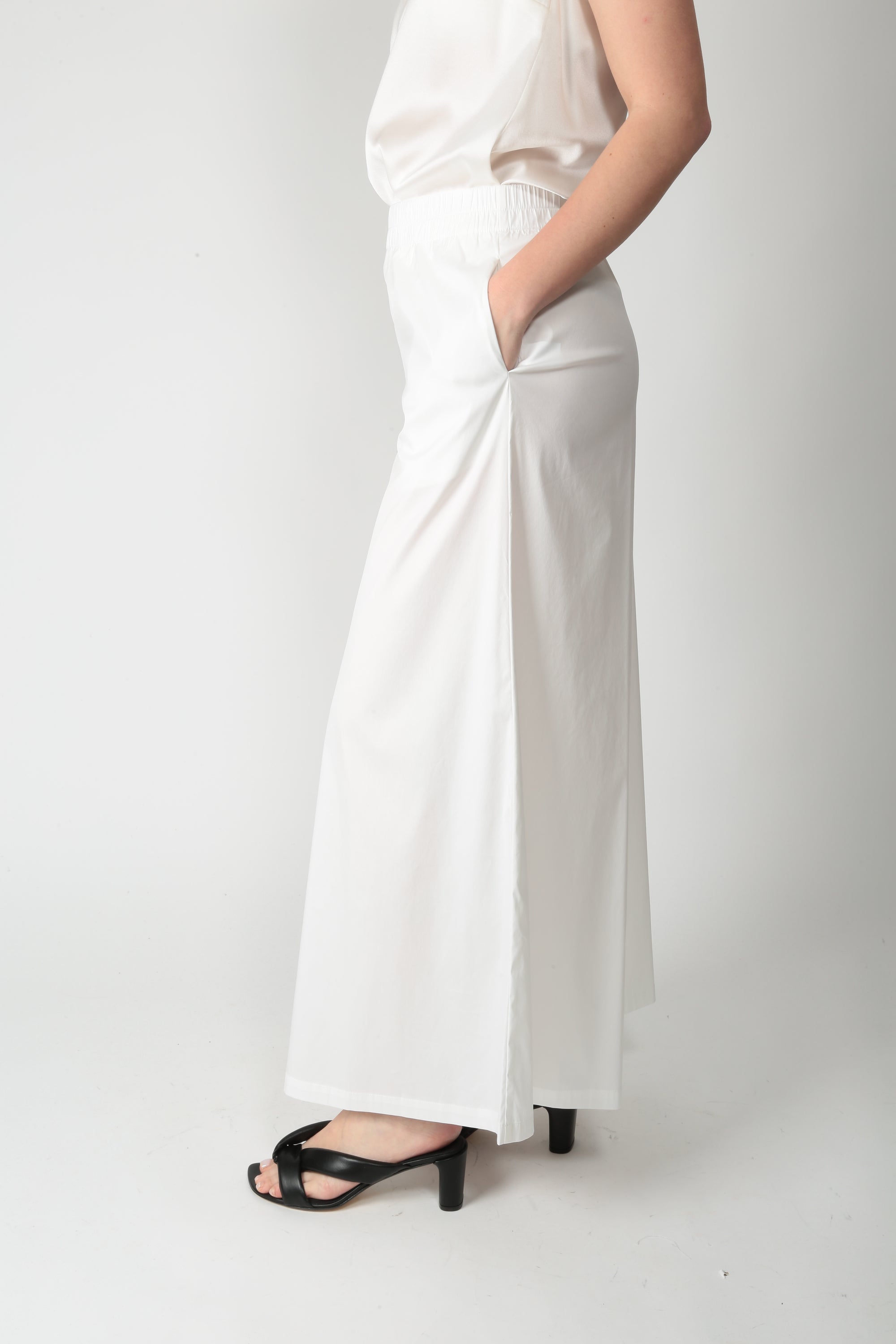https://admin.shopify.com/store/gulieshop/products/16077380976989#:~:text=https%3A//www.gulieshop.it%20%E2%80%BA%20products%20%E2%80%BA%20maida%2Dmila%2Dpantalone%2Din%2Dpopeline%2D261m1252