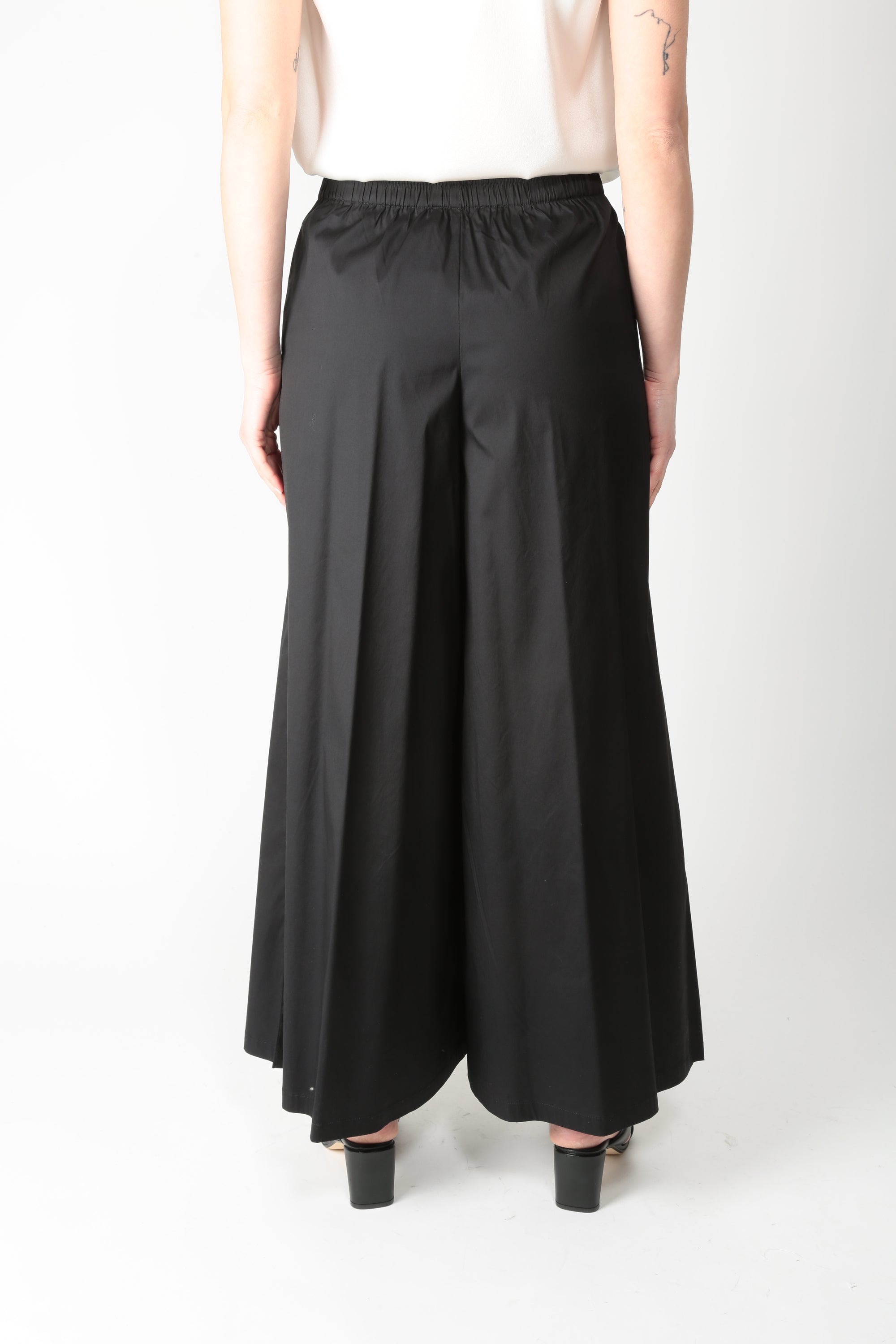 https://admin.shopify.com/store/gulieshop/products/16077381042525#:~:text=https%3A//www.gulieshop.it%20%E2%80%BA%20products%20%E2%80%BA%20maida%2Dmila%2Dpantalone%2Din%2Dpopeline%2D261m1252%2D1