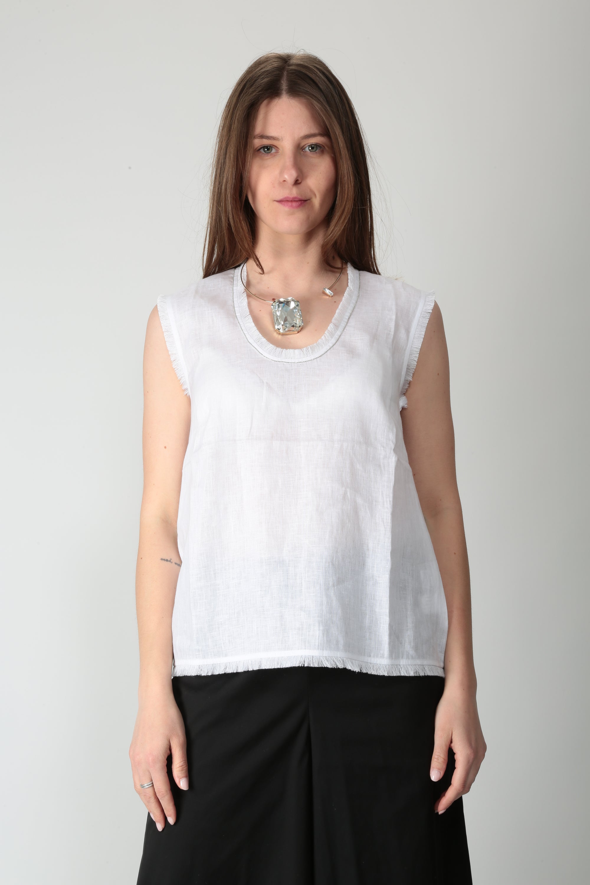 https://admin.shopify.com/store/gulieshop/products/16077380845917#:~:text=https%3A//www.gulieshop.it%20%E2%80%BA%20products%20%E2%80%BA%20maida%2Dmila%2Dtop%2Din%2Dlino%2Dcon%2Dcatenella%2D261m1418