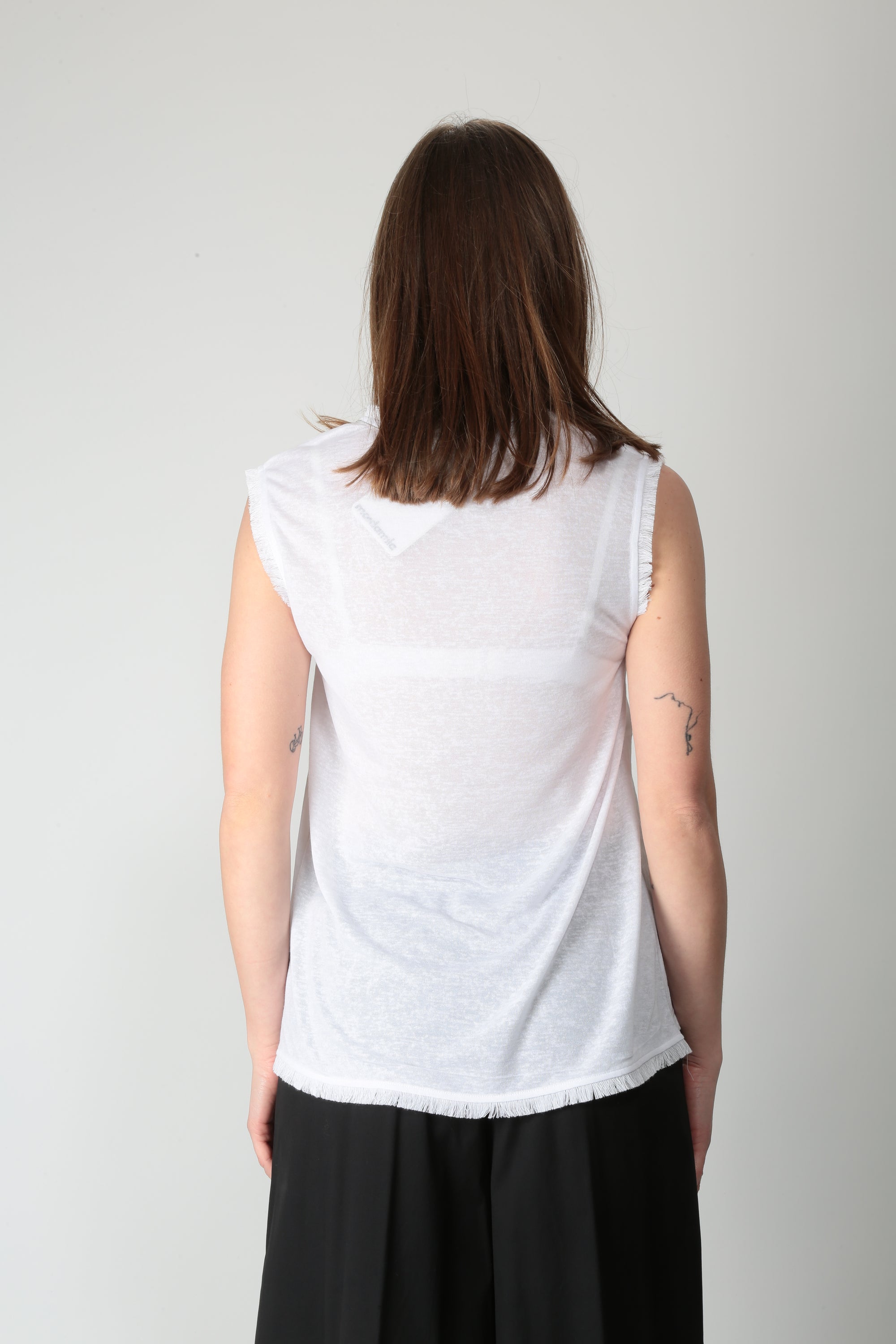 https://admin.shopify.com/store/gulieshop/products/16077380845917#:~:text=https%3A//www.gulieshop.it%20%E2%80%BA%20products%20%E2%80%BA%20maida%2Dmila%2Dtop%2Din%2Dlino%2Dcon%2Dcatenella%2D261m1418