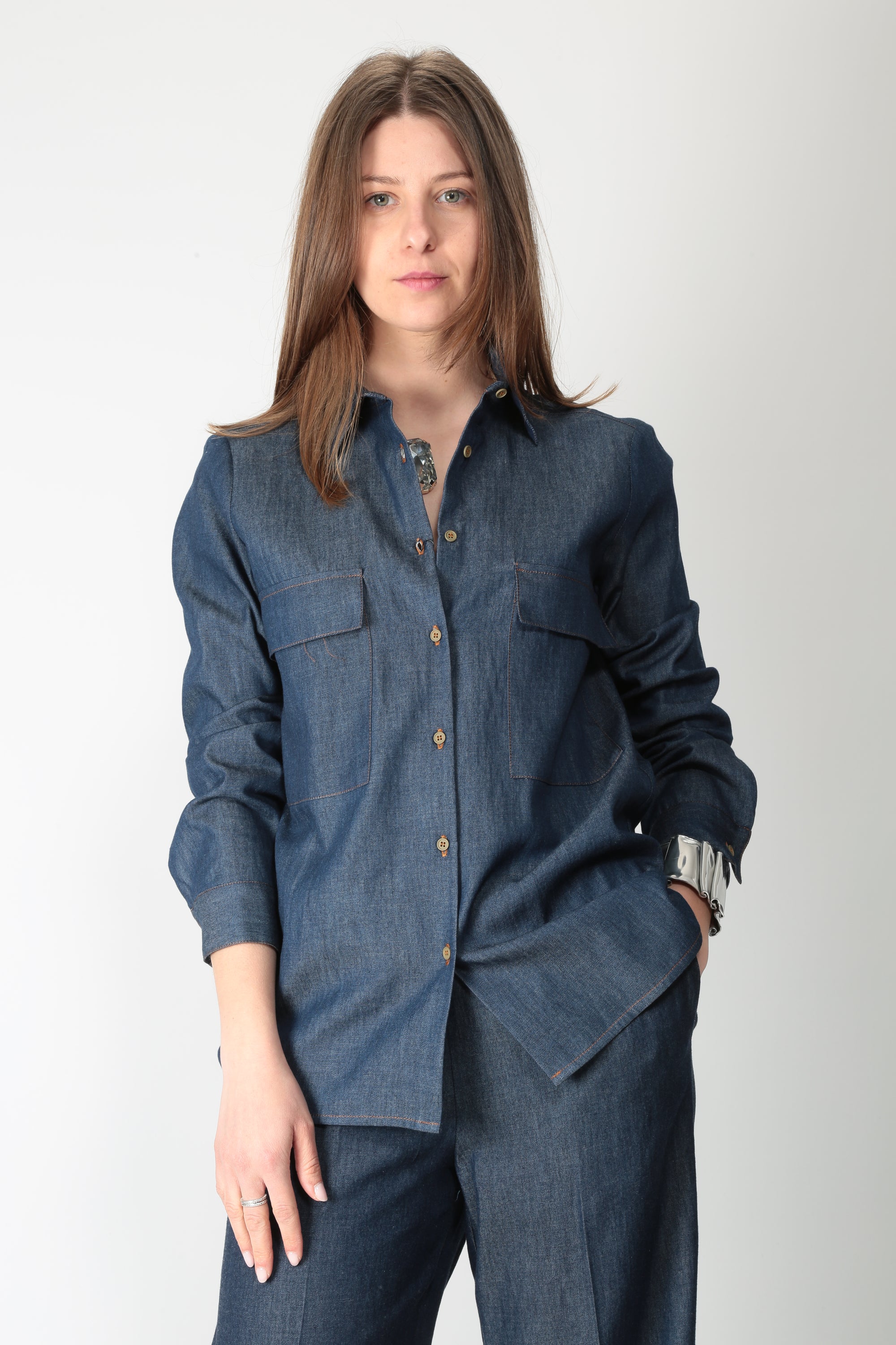 https://admin.shopify.com/store/gulieshop/products/16077285458269#:~:text=https%3A//www.gulieshop.it%20%E2%80%BA%20products%20%E2%80%BA%201978%2Dcamicia%2Dtexana%2Din%2Dchambray%2Dneve