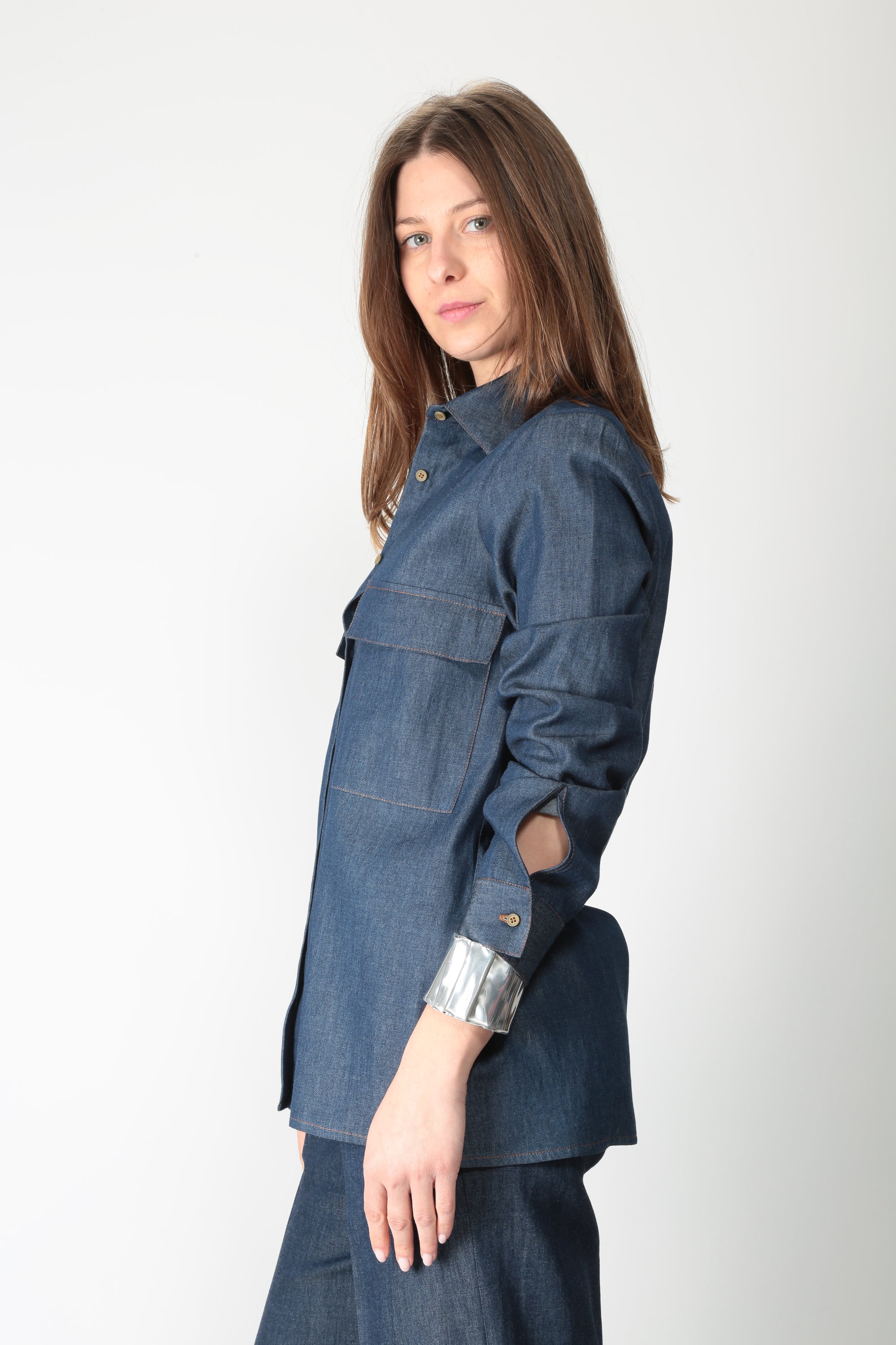 https://admin.shopify.com/store/gulieshop/products/16077285458269#:~:text=https%3A//www.gulieshop.it%20%E2%80%BA%20products%20%E2%80%BA%201978%2Dcamicia%2Dtexana%2Din%2Dchambray%2Dneve