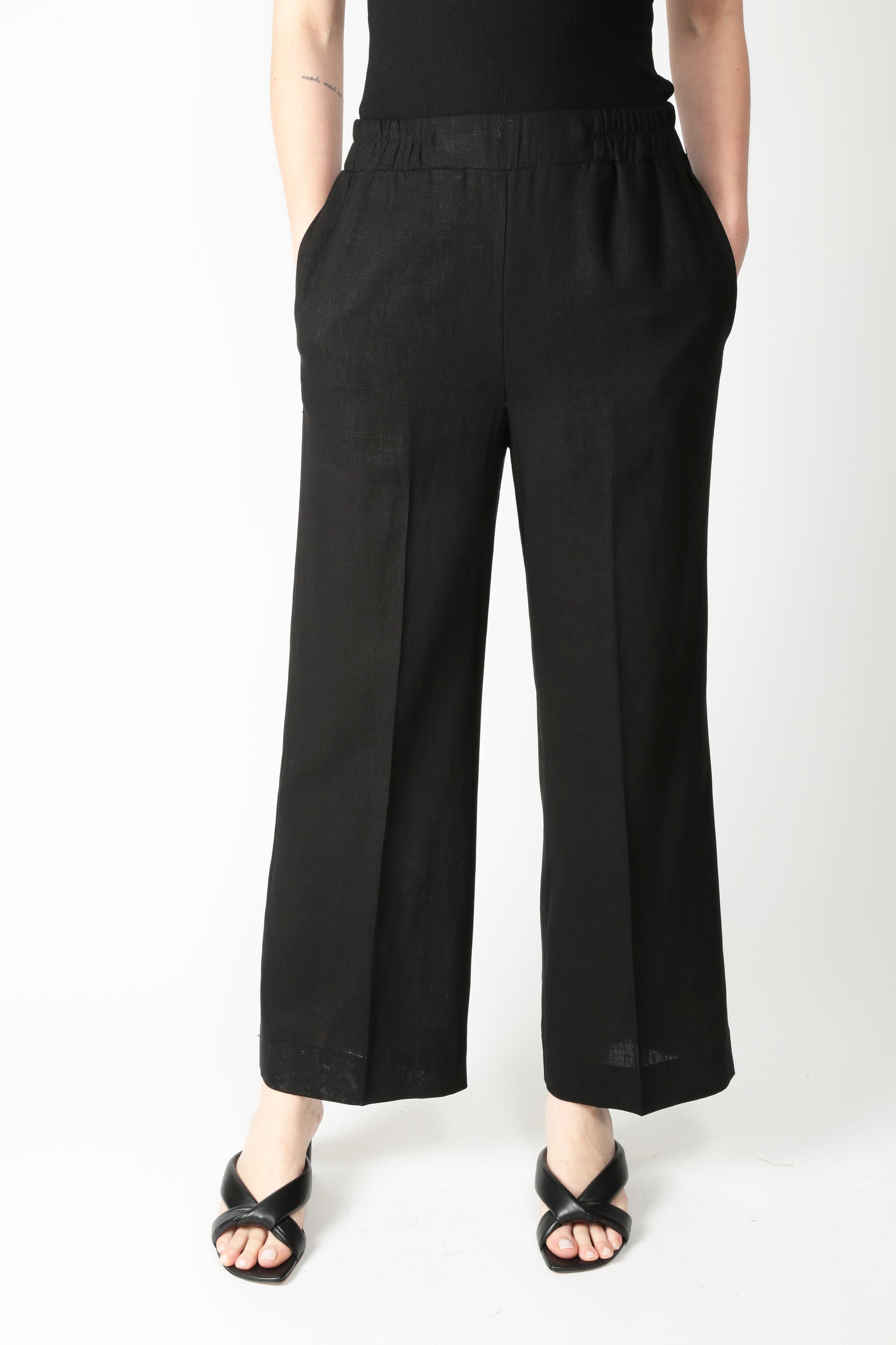 https://admin.shopify.com/store/gulieshop/products/16077285753181#:~:text=https%3A//www.gulieshop.it%20%E2%80%BA%20products%20%E2%80%BA%201978%2Dpantalone%2Din%2Dviscosa%2De%2Dlino%2Darianna%2D2