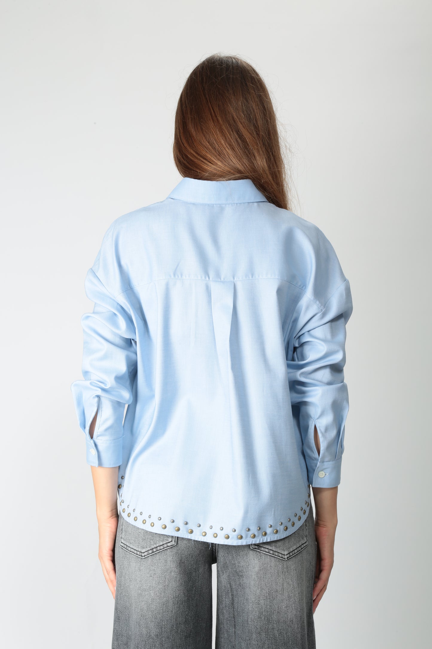 https://www.gulieshop.it › products › camicetta-snob-camicia-con-borchie-31410-551p