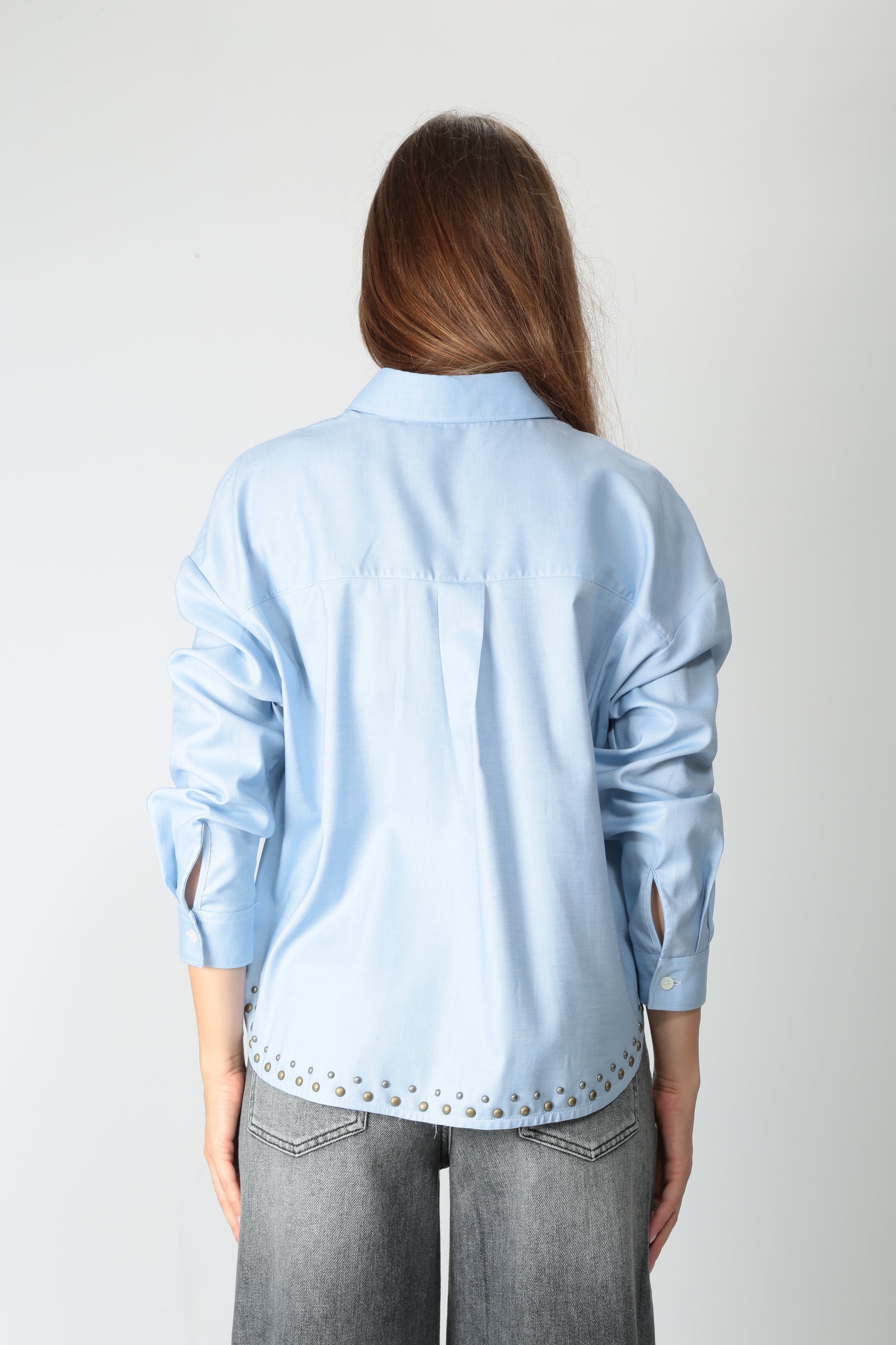 https://www.gulieshop.it › products › camicetta-snob-camicia-con-borchie-31410-551p