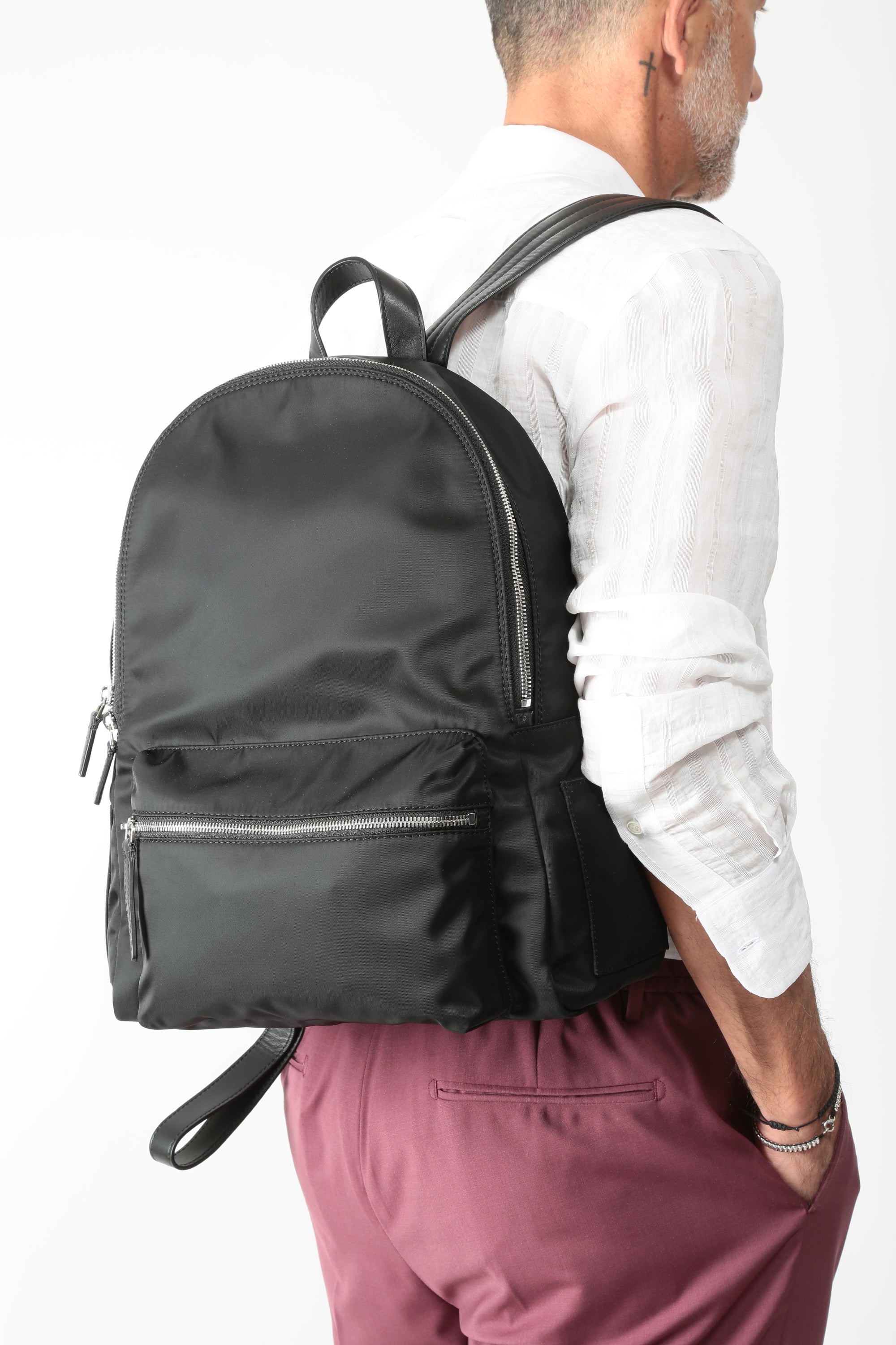 https://admin.shopify.com/store/gulieshop/products/16034966339933#:~:text=https%3A//www.gulieshop.it%20%E2%80%BA%20products%20%E2%80%BA%20orciani%2Dzaino%2Din%2Dtessuto%2De%2Dpelle%2Dlaino%2Dp00711