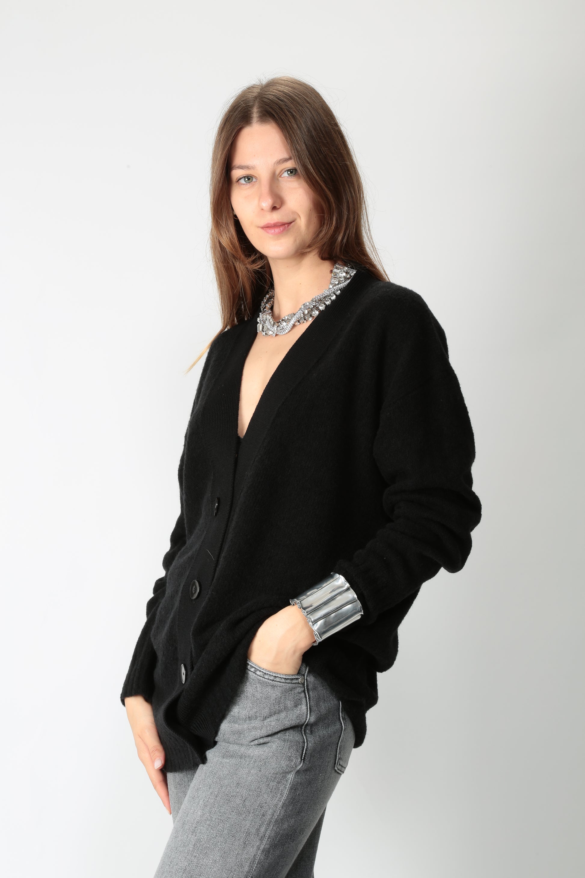https://admin.shopify.com/store/gulieshop/products/15621943099741#:~:text=https%3A//www.gulieshop.it%20%E2%80%BA%20products%20%E2%80%BA%20alpha%2Dstudio%2Dcardigan%2Din%2Dmisto%2Dlana%2Dad%2D4523e