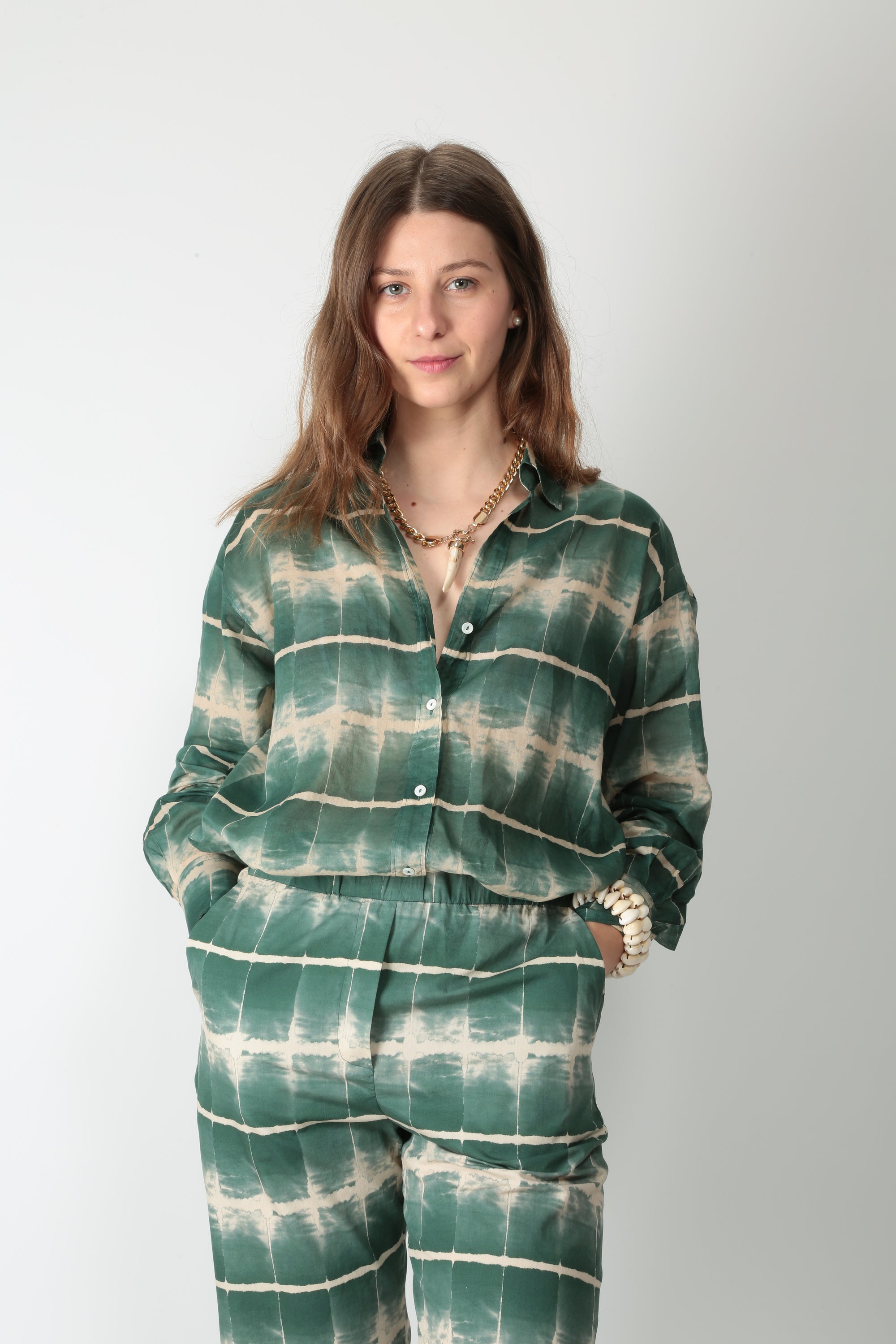 https://admin.shopify.com/store/gulieshop/products/16176817340765#:~:text=https%3A//www.gulieshop.it%20%E2%80%BA%20products%20%E2%80%BA%20diega%2Dcamicia%2Dtie%2Ddye%2Dcirilla%2D11263