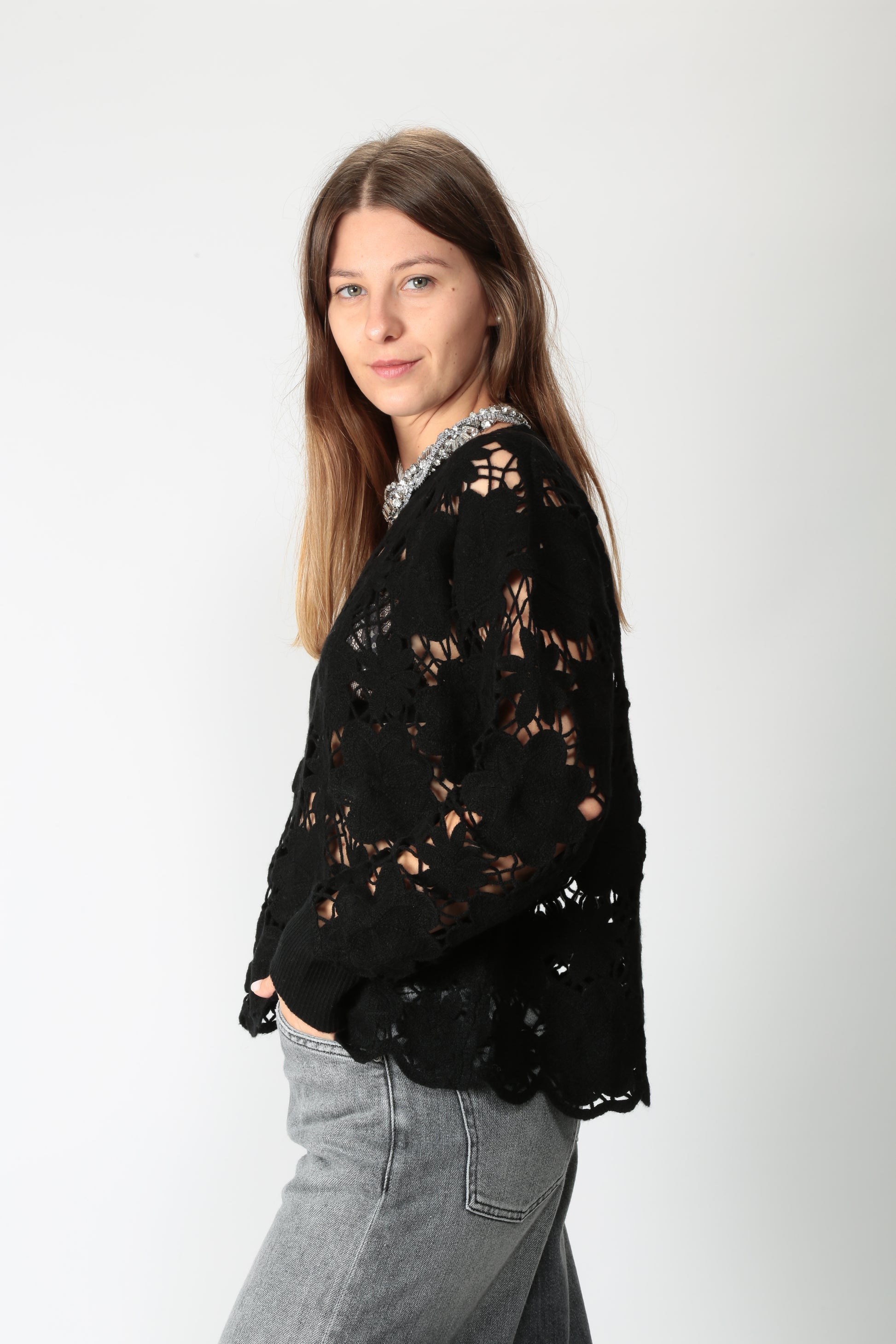 https://admin.shopify.com/store/gulieshop/products/15632039477597#:~:text=https%3A//www.gulieshop.it%20%E2%80%BA%20products%20%E2%80%BA%20kangra%2Dmaglia%2Dcon%2Dricamo%2Dcornely%2D2940%2D01%2D39327