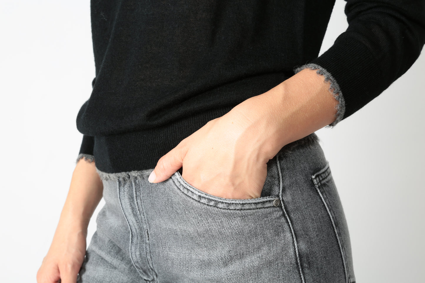 https://admin.shopify.com/store/gulieshop/products/15632039280989#:~:text=https%3A//www.gulieshop.it%20%E2%80%BA%20products%20%E2%80%BA%20kangra%2Dmaglia%2Dscollo%2Da%2Dv%2D2922%2D02%2D39210