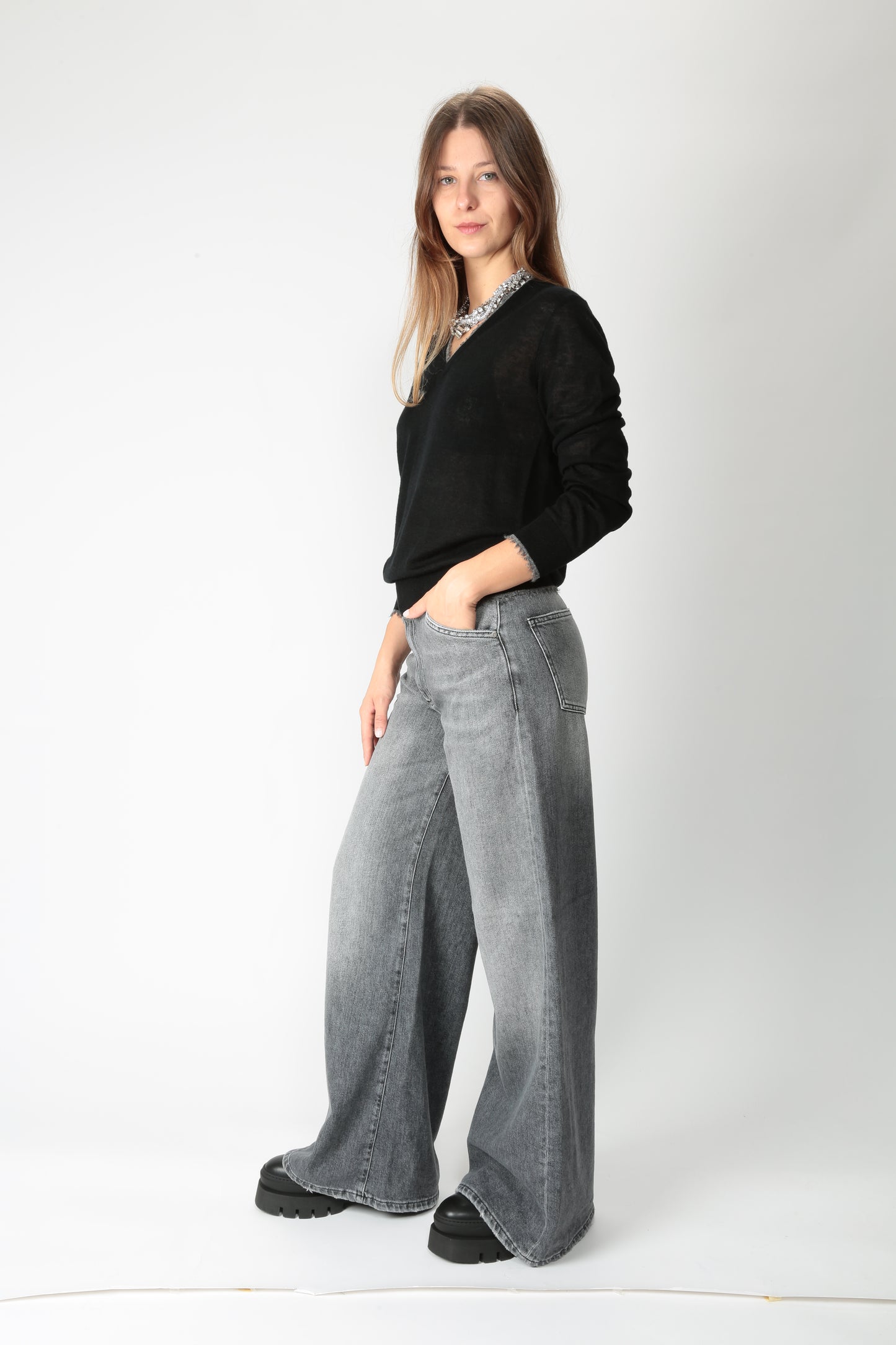 https://admin.shopify.com/store/gulieshop/products/15632039280989#:~:text=https%3A//www.gulieshop.it%20%E2%80%BA%20products%20%E2%80%BA%20kangra%2Dmaglia%2Dscollo%2Da%2Dv%2D2922%2D02%2D39210