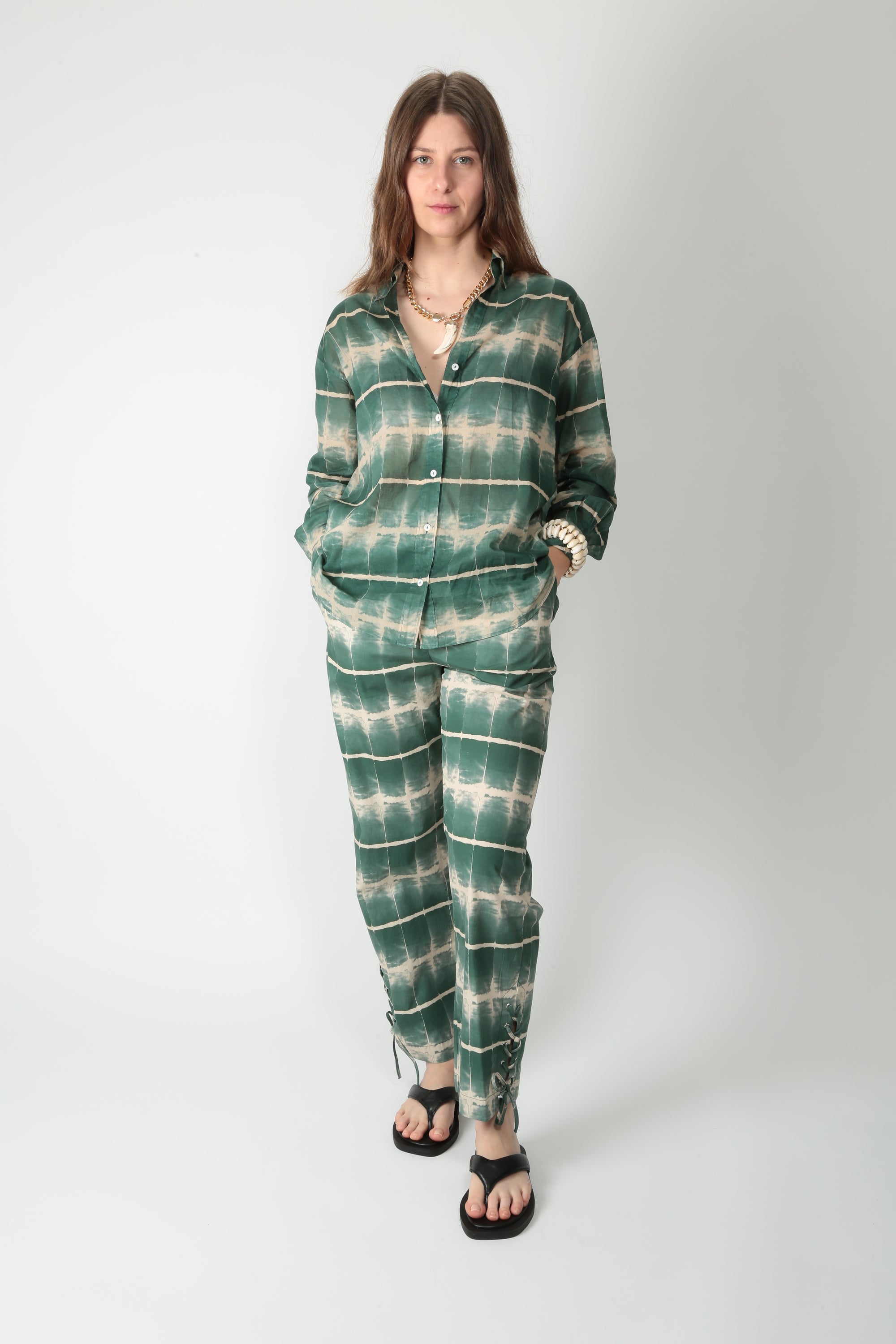 https://admin.shopify.com/store/gulieshop/products/16176817340765#:~:text=https%3A//www.gulieshop.it%20%E2%80%BA%20products%20%E2%80%BA%20diega%2Dcamicia%2Dtie%2Ddye%2Dcirilla%2D11263