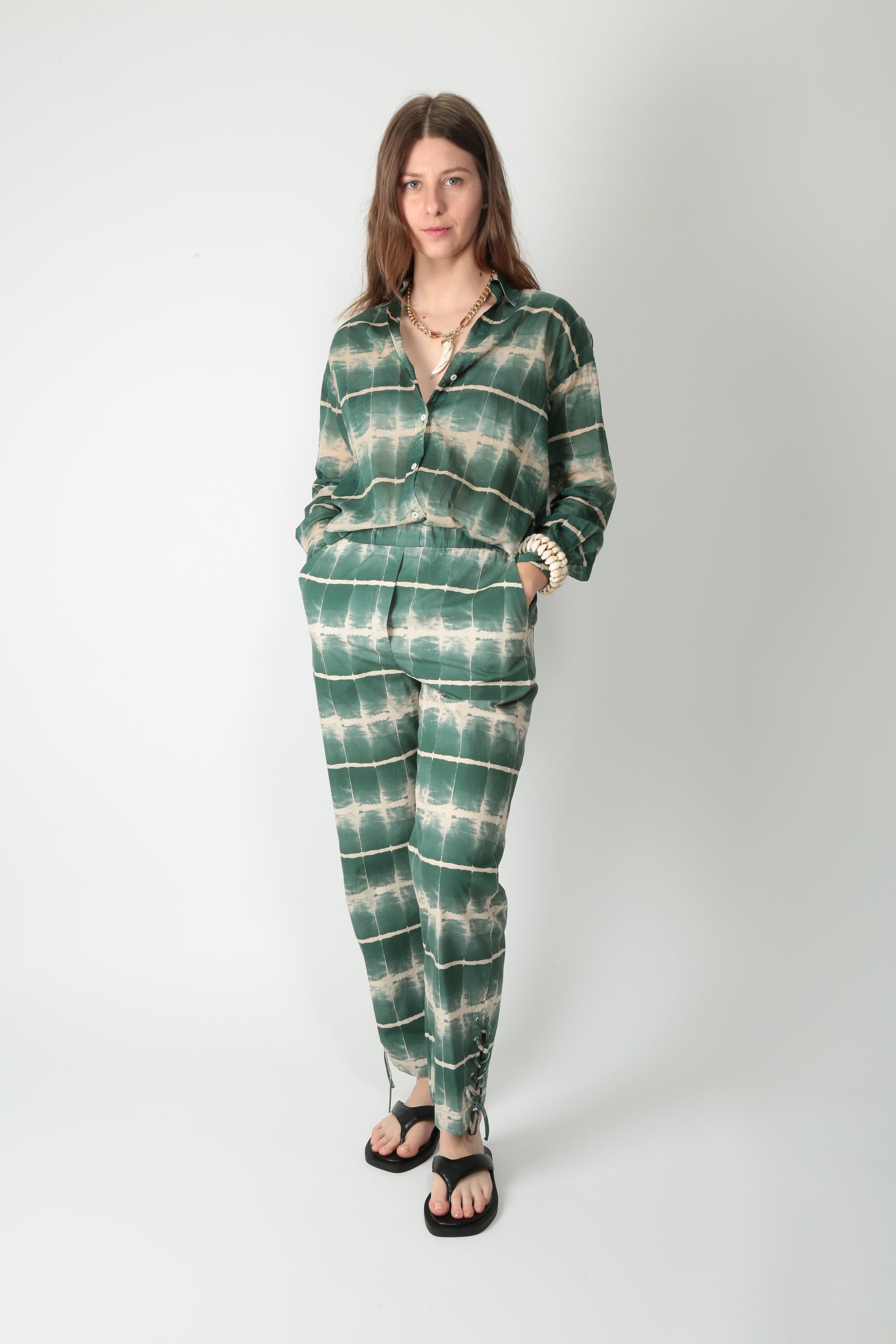 https://admin.shopify.com/store/gulieshop/products/16176817275229#:~:text=https%3A//www.gulieshop.it%20%E2%80%BA%20products%20%E2%80%BA%20diega%2Dpantalone%2Din%2Dcotone%2Dpalao%2D11260