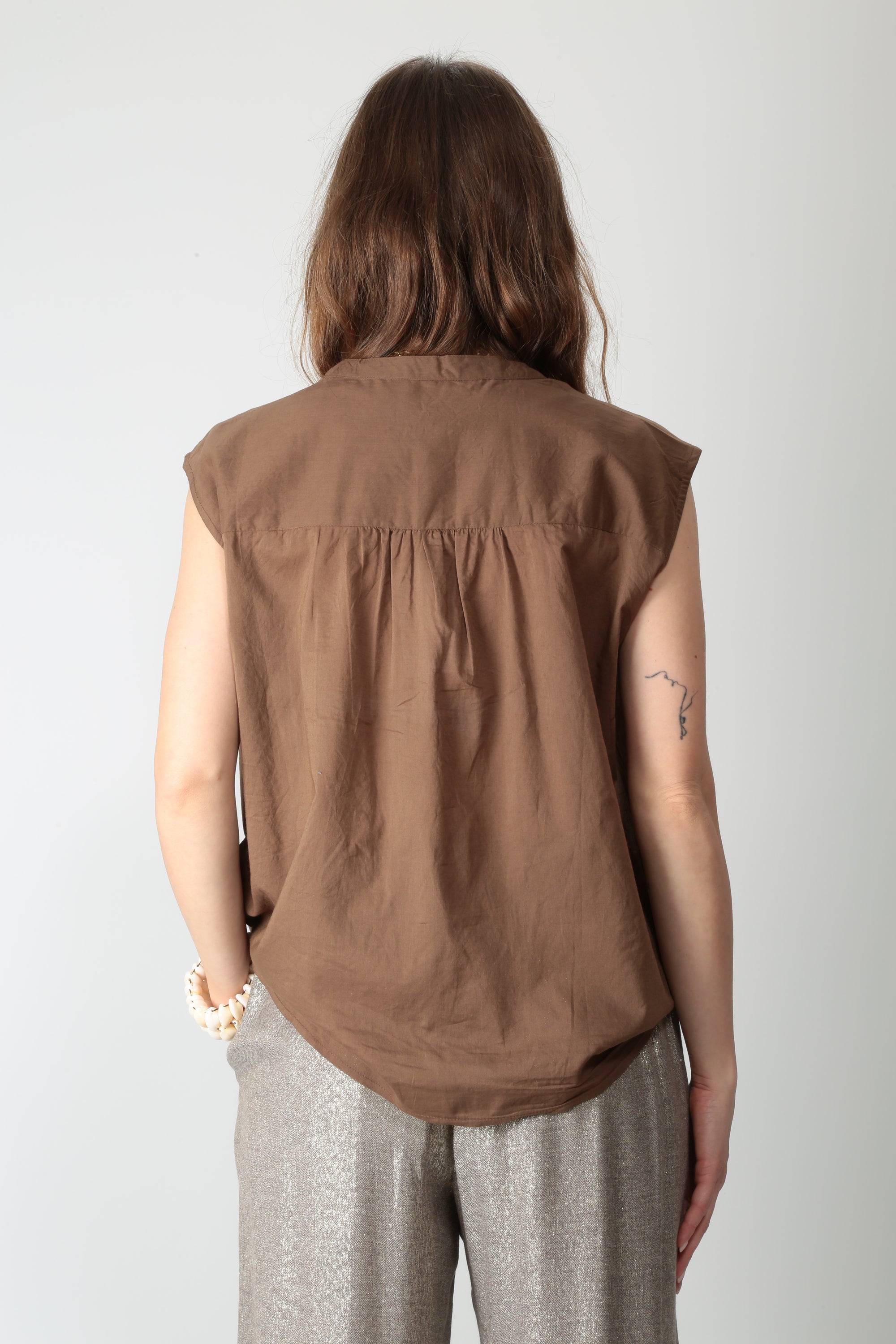 https://admin.shopify.com/store/gulieshop/products/16176818028893#:~:text=https%3A//www.gulieshop.it%20%E2%80%BA%20products%20%E2%80%BA%20diega%2Dtop%2Dsmanicato%2Dtifino%2D11385