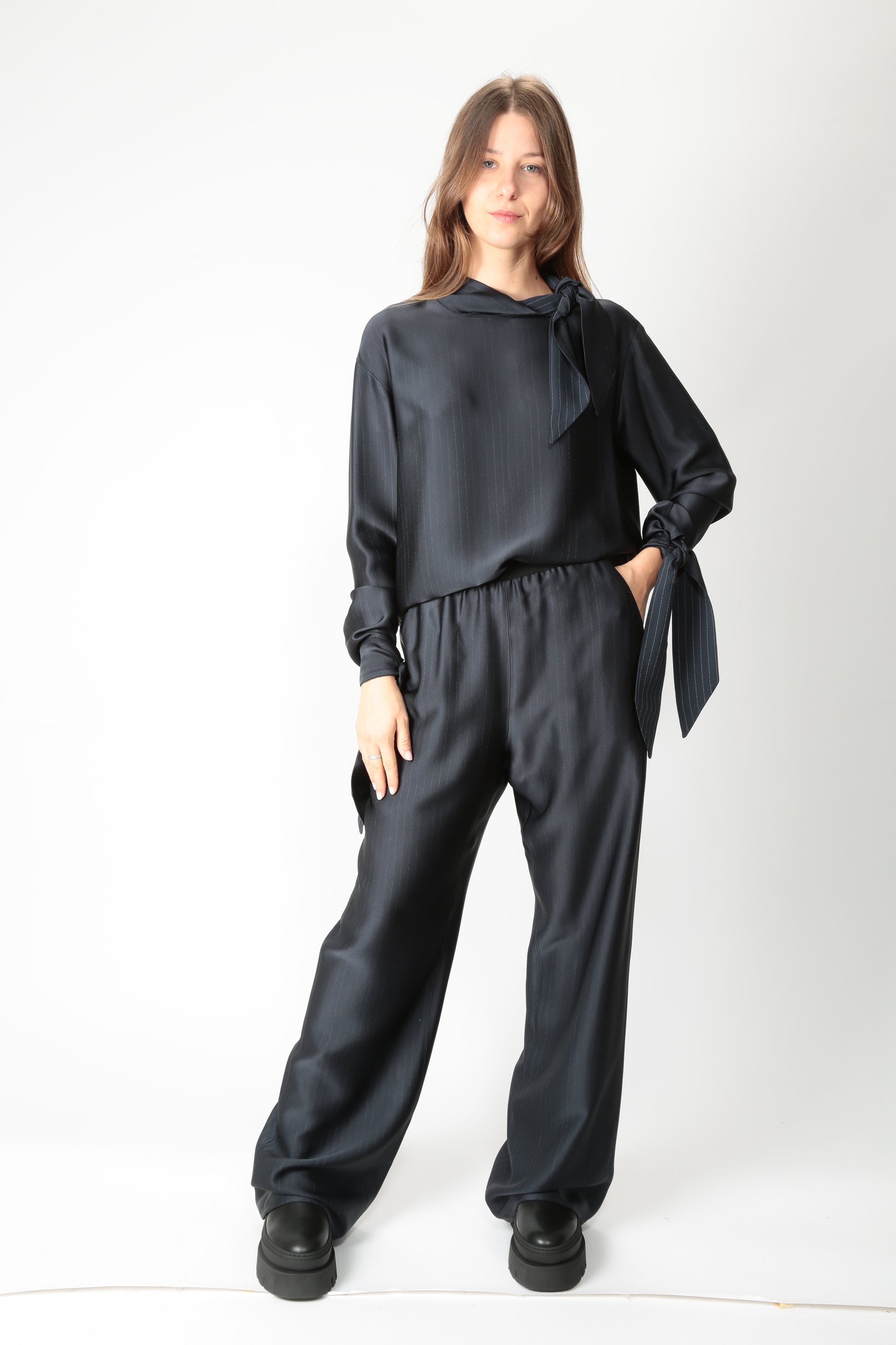 https://admin.shopify.com/store/gulieshop/products/15621934383453#:~:text=https%3A//www.gulieshop.it%20%E2%80%BA%20products%20%E2%80%BA%20tela%2Dpantalone%2Dmisto%2Dviscosa%2Dstormo