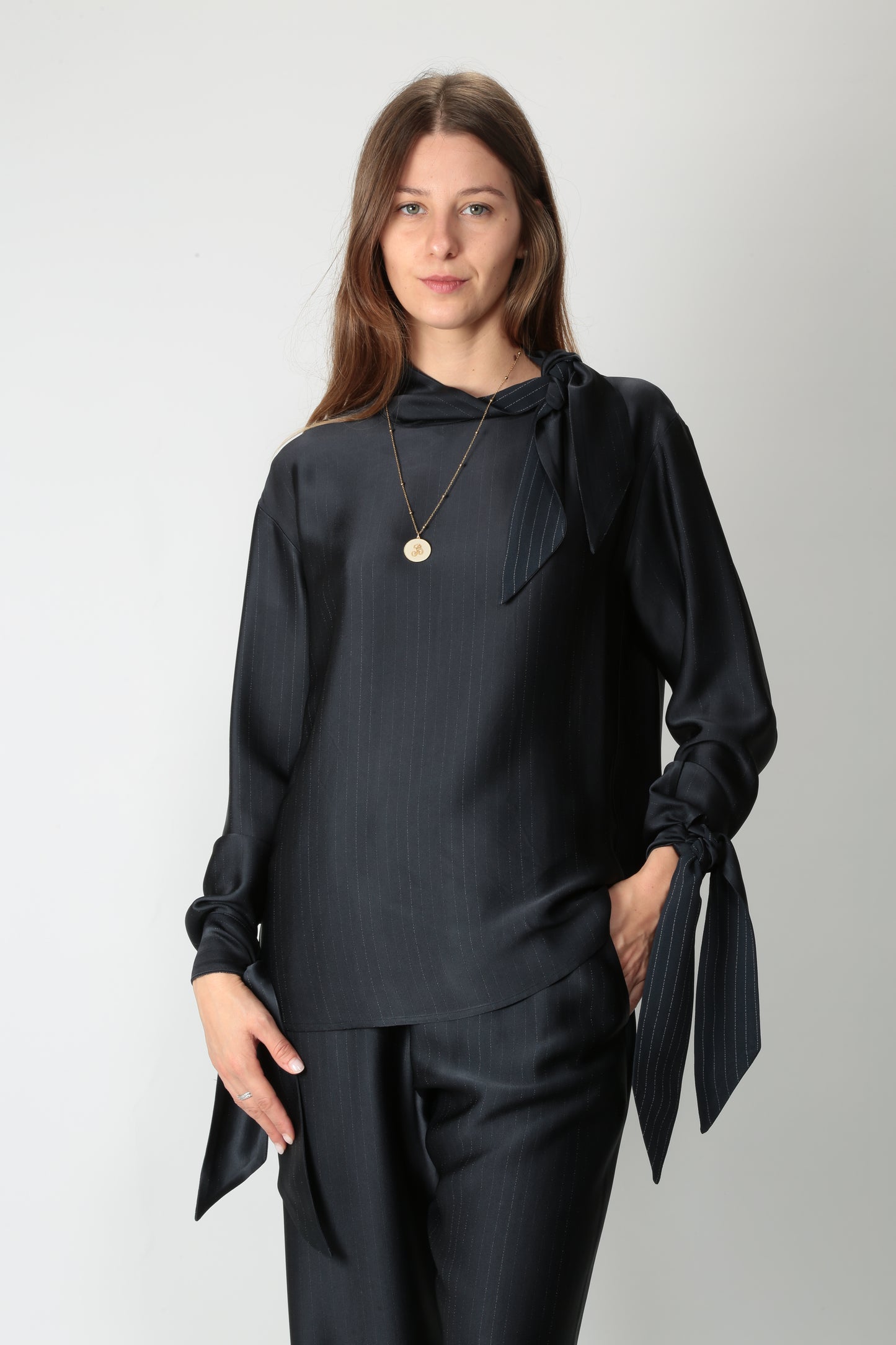 https://admin.shopify.com/store/gulieshop/products/15621934350685#:~:text=https%3A//www.gulieshop.it%20%E2%80%BA%20products%20%E2%80%BA%20tela%2Dcamicia%2Dgessata%2Dcon%2Dfiocco%2Drebel