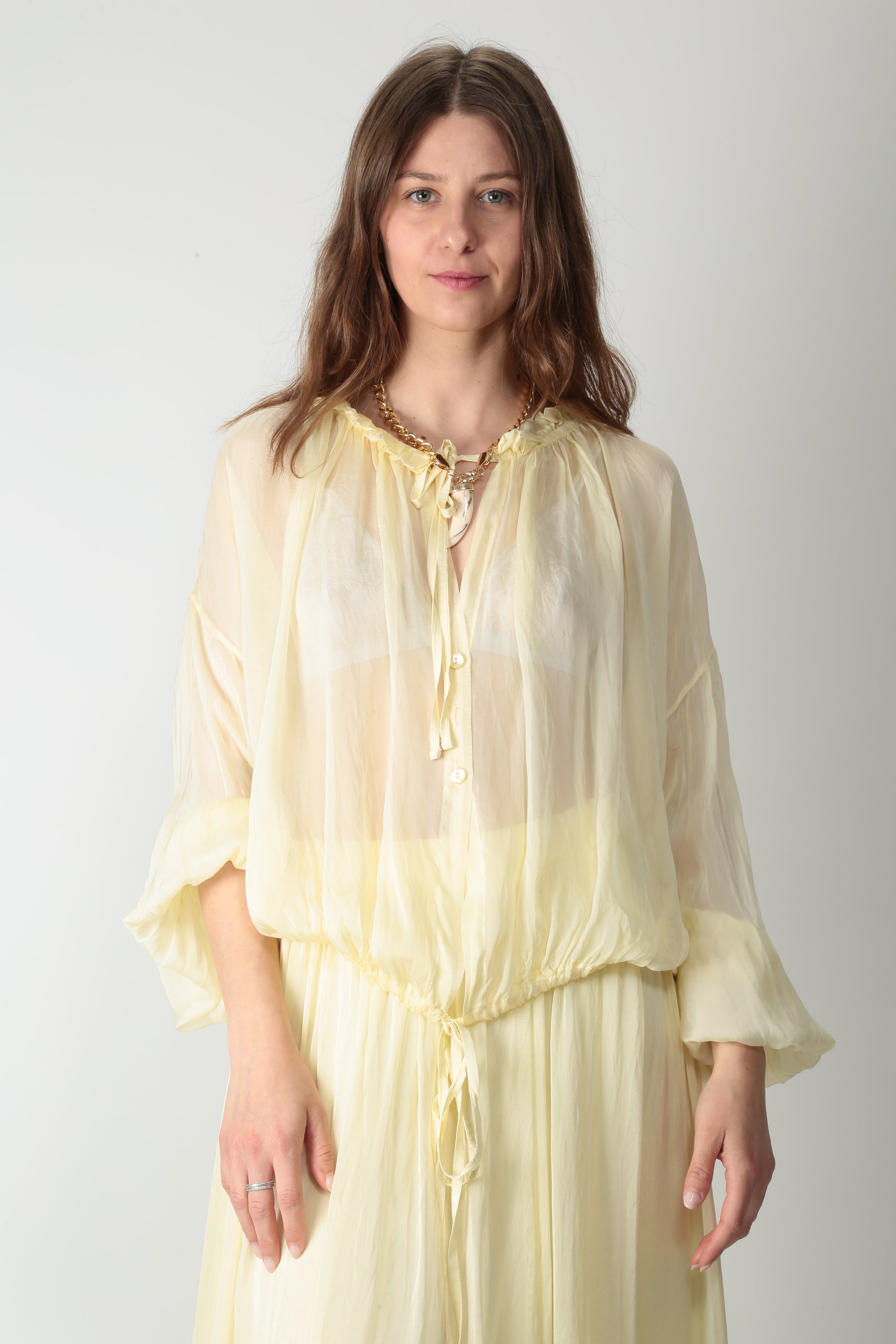 https://admin.shopify.com/store/gulieshop/products/16028211511645#:~:text=https%3A//www.gulieshop.it%20%E2%80%BA%20products%20%E2%80%BA%20solotre%2Dcamicia%2Dcon%2Darriccio%2Dm1ab0187