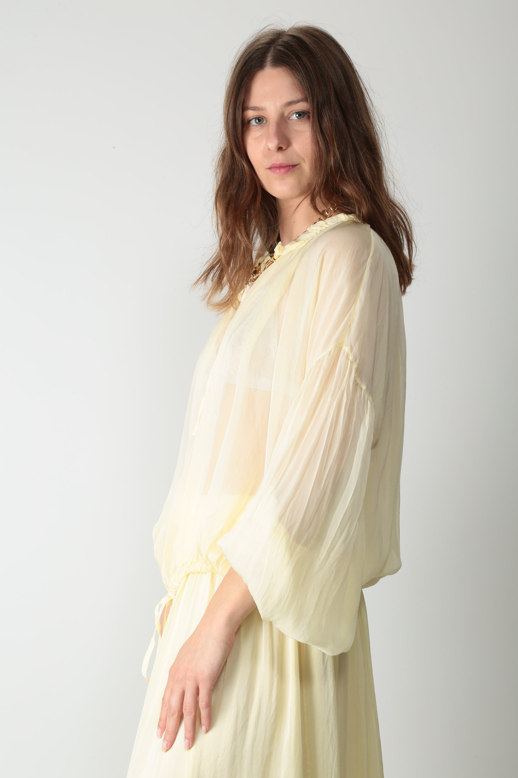 https://admin.shopify.com/store/gulieshop/products/16028211511645#:~:text=https%3A//www.gulieshop.it%20%E2%80%BA%20products%20%E2%80%BA%20solotre%2Dcamicia%2Dcon%2Darriccio%2Dm1ab0187