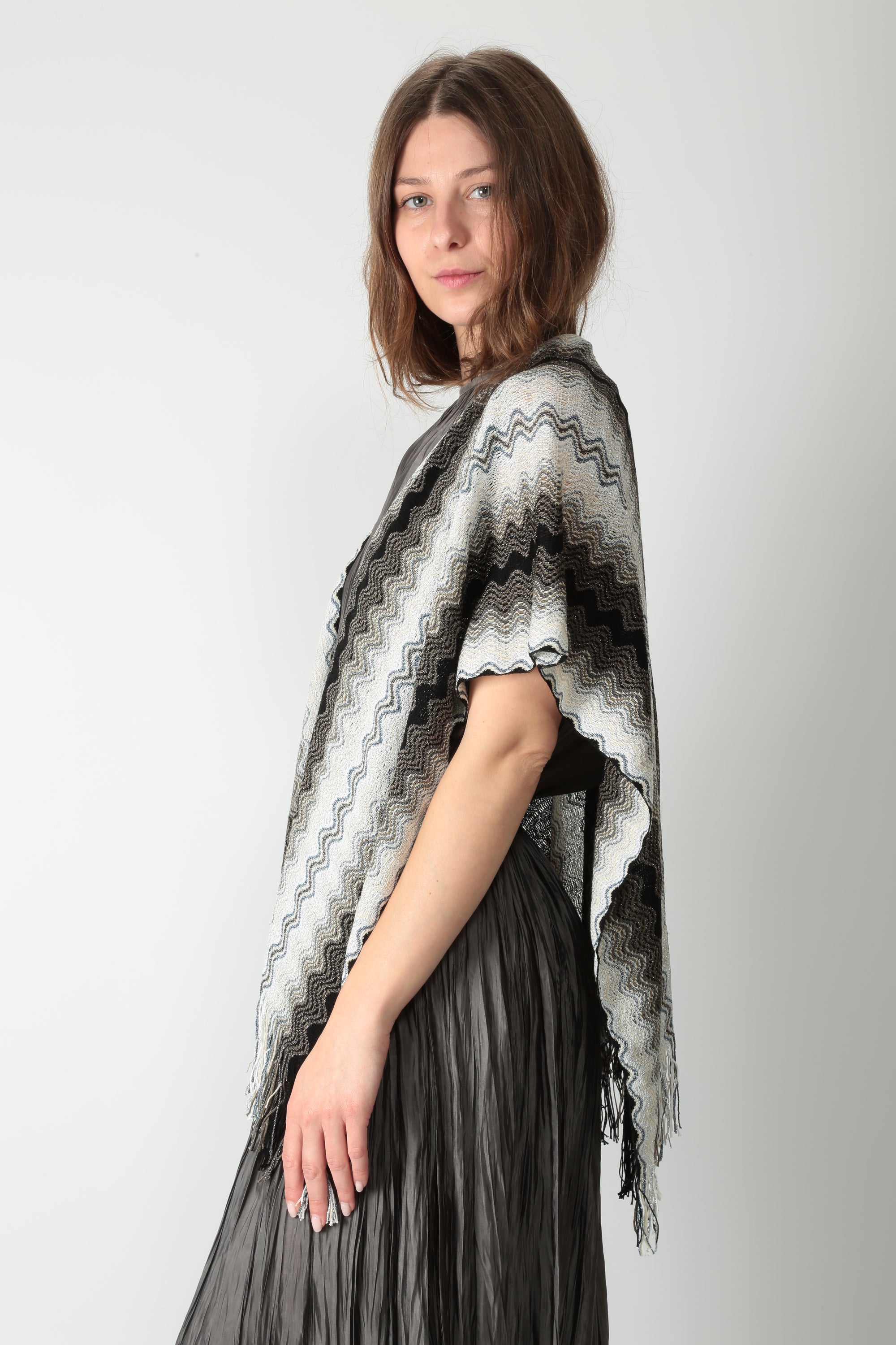 https://admin.shopify.com/store/gulieshop/products/16075311153501#:~:text=https%3A//www.gulieshop.it%20%E2%80%BA%20products%20%E2%80%BA%20missoni%2Dponcho%2Din%2Dcotone%2De%2Dviscosa%2D5p2scmda500