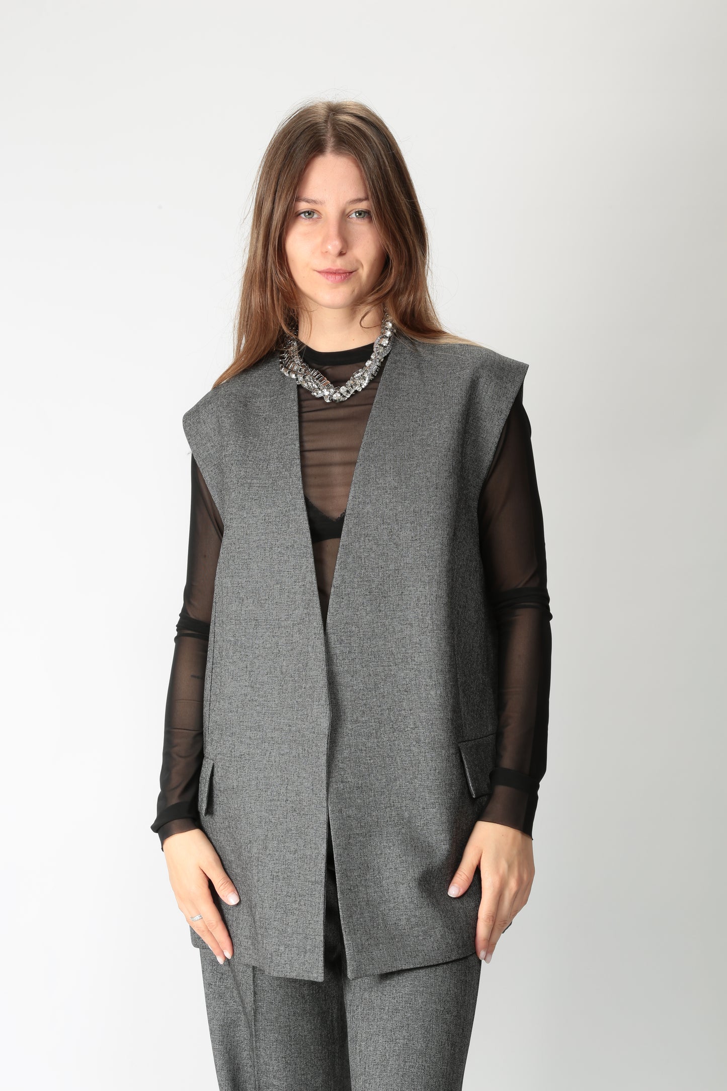 https://admin.shopify.com/store/gulieshop/products/15621933990237#:~:text=https%3A//www.gulieshop.it%20%E2%80%BA%20products%20%E2%80%BA%201978%2Dgilet%2Doversize%2Dgrisaglia