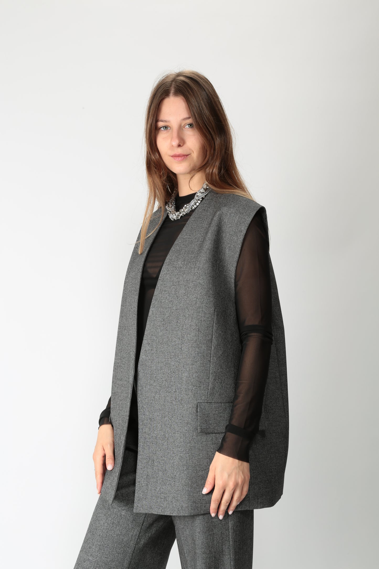 https://admin.shopify.com/store/gulieshop/products/15621933990237#:~:text=https%3A//www.gulieshop.it%20%E2%80%BA%20products%20%E2%80%BA%201978%2Dgilet%2Doversize%2Dgrisaglia