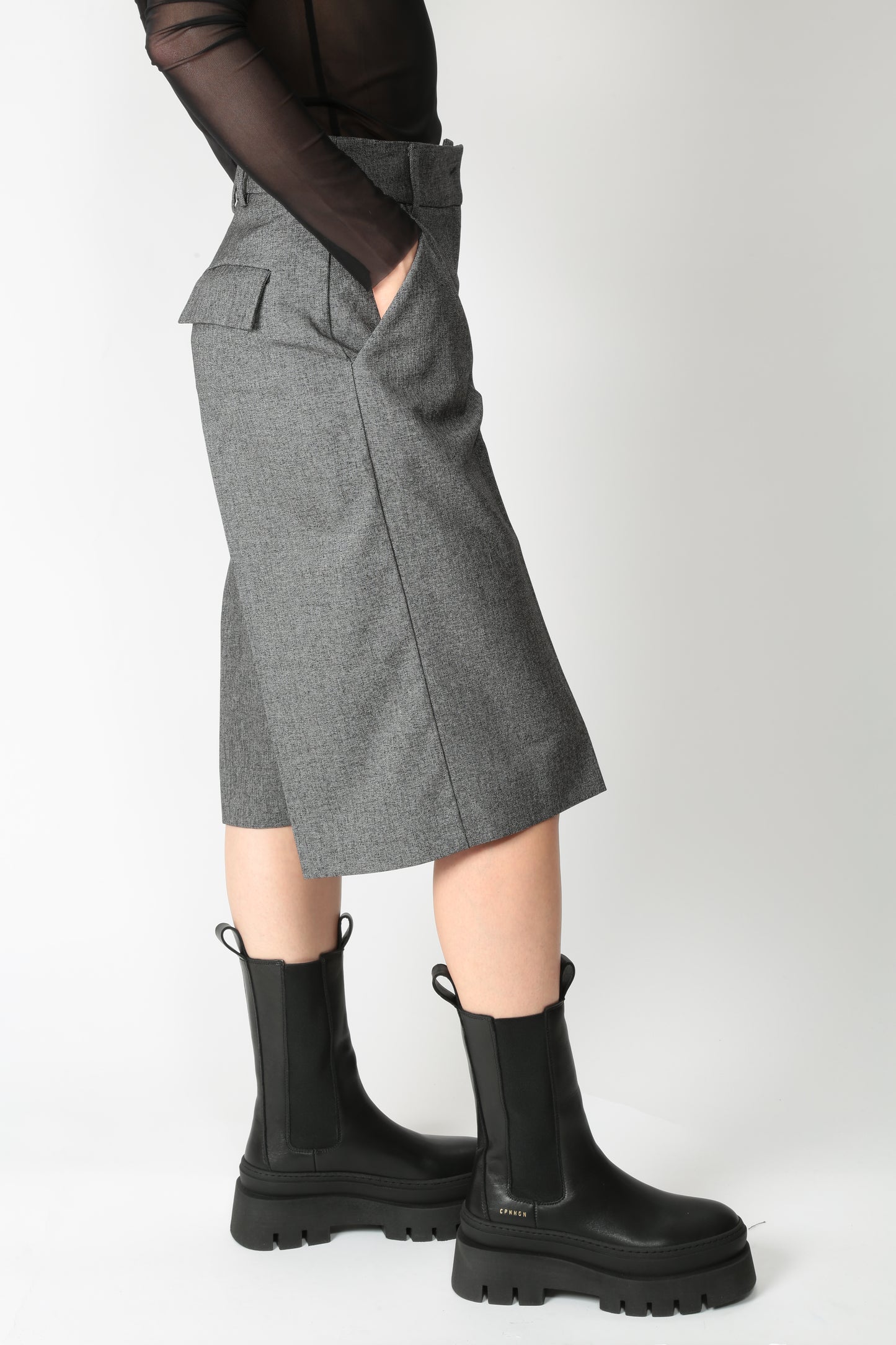 https://admin.shopify.com/store/gulieshop/products/15621943165277#:~:text=https%3A//www.gulieshop.it%20%E2%80%BA%20products%20%E2%80%BA%201978%2Dbermuda%2Din%2Dmisto%2Dviscosa%2Dpatta%2Dgrisaglia