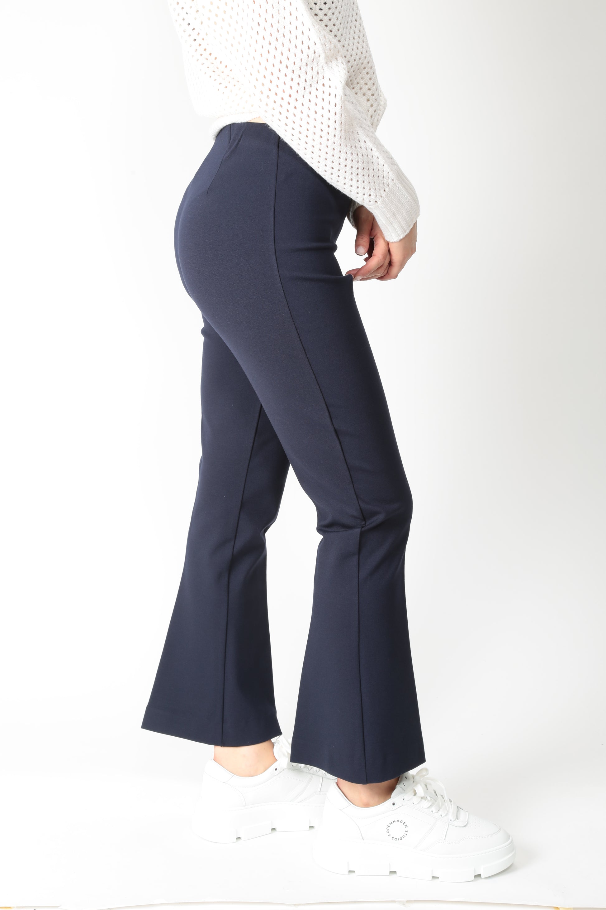 https://admin.shopify.com/store/gulieshop/products/15621934186845#:~:text=https%3A//www.gulieshop.it%20%E2%80%BA%20products%20%E2%80%BA%201978%2Dpantalone%2Da%2Dtrombetta%2Dpunto%2Droma