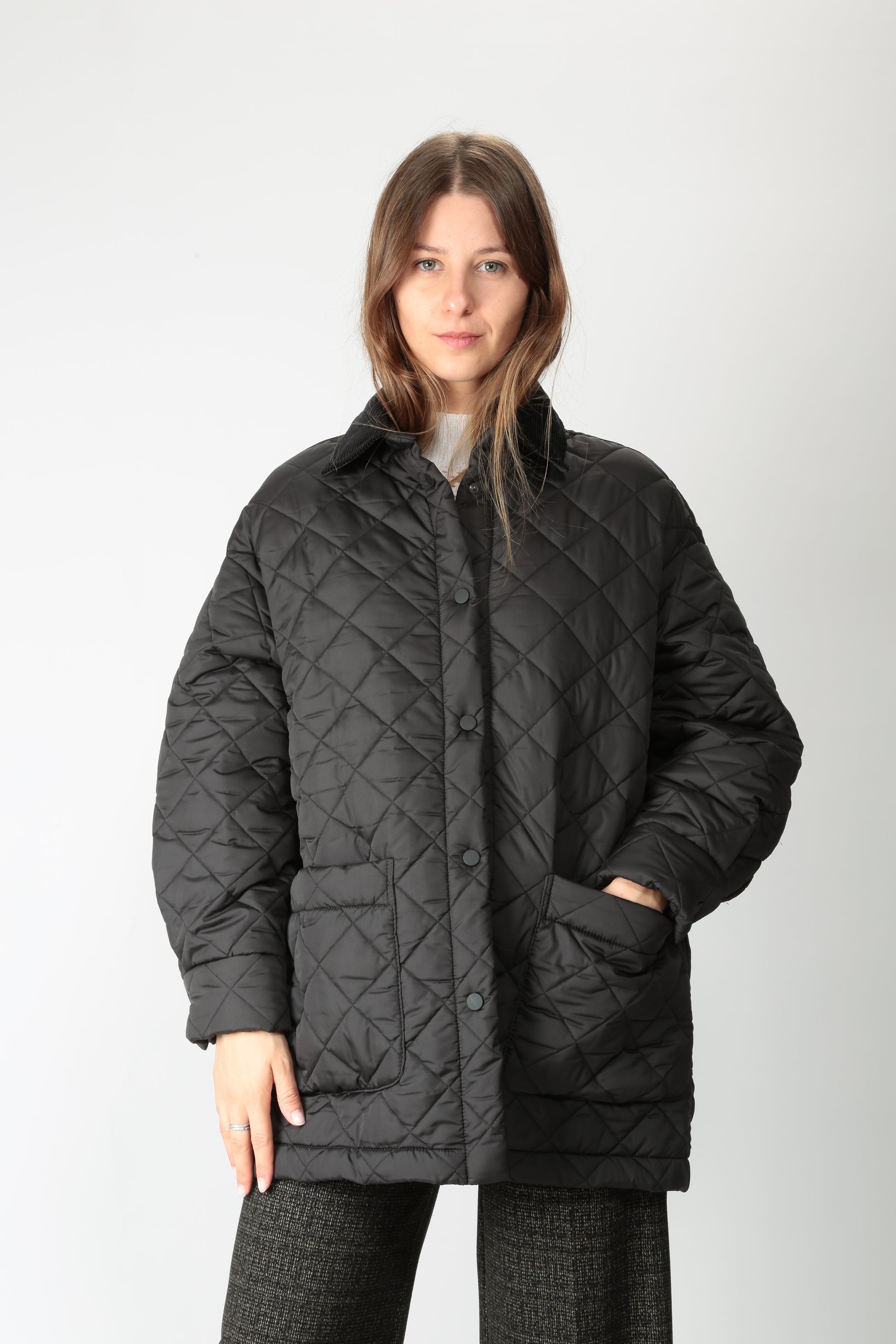 https://admin.shopify.com/store/gulieshop/products/15621943361885#:~:text=https%3A//www.gulieshop.it%20%E2%80%BA%20products%20%E2%80%BA%201978%2Dgiacca%2Dtrapuntata%2Doversize%2Dcamden