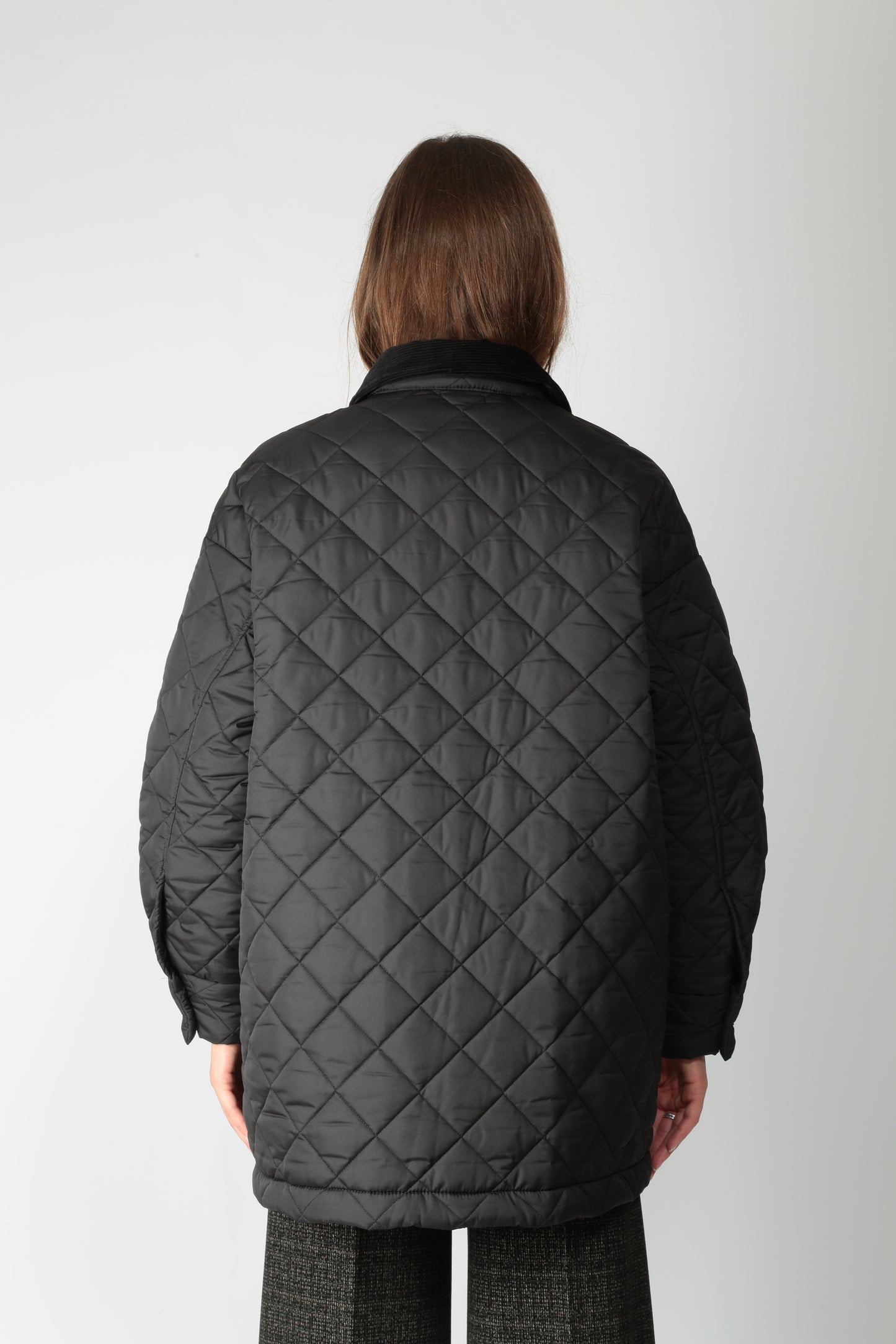 https://admin.shopify.com/store/gulieshop/products/15621943361885#:~:text=https%3A//www.gulieshop.it%20%E2%80%BA%20products%20%E2%80%BA%201978%2Dgiacca%2Dtrapuntata%2Doversize%2Dcamden