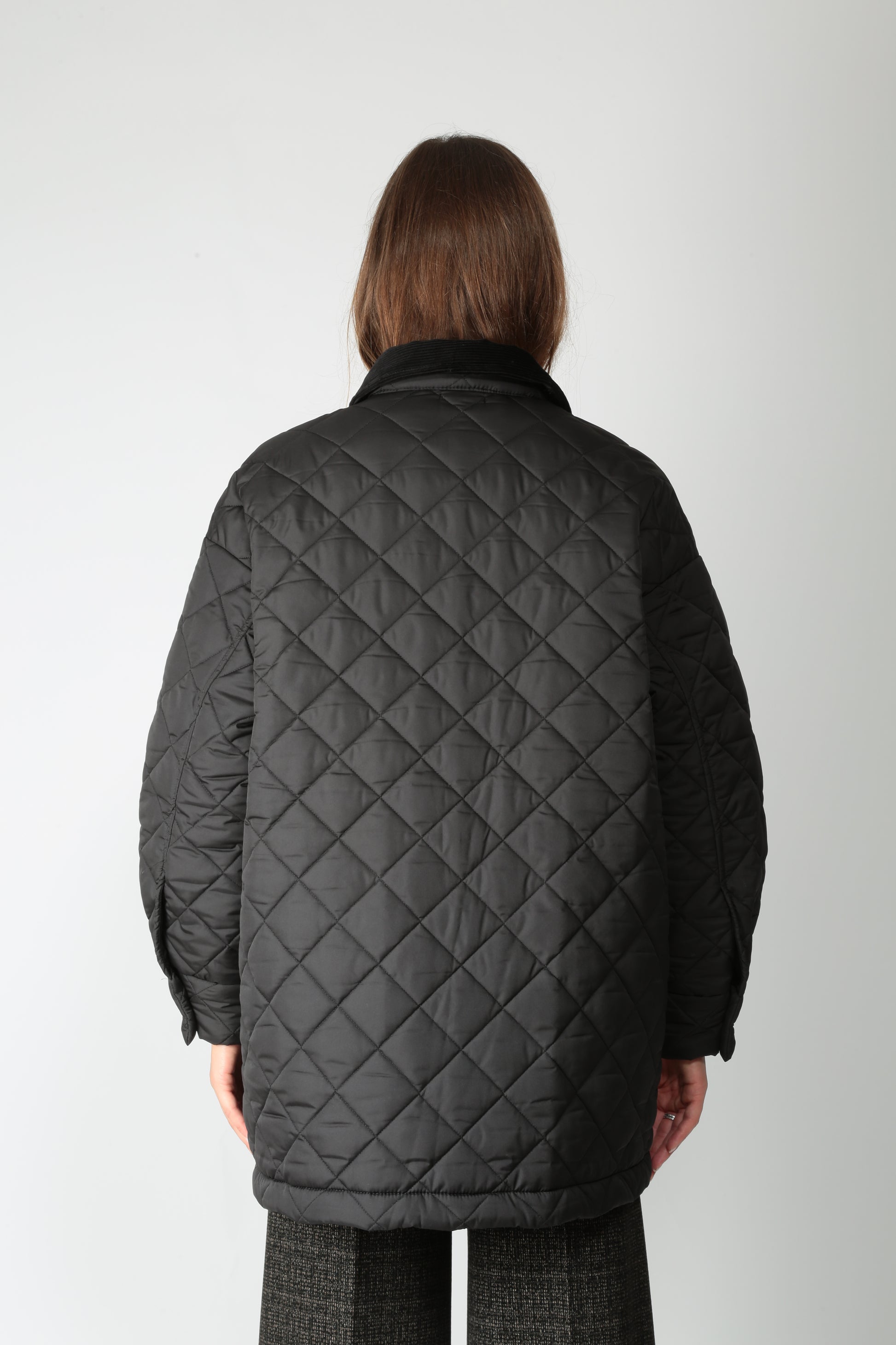 https://admin.shopify.com/store/gulieshop/products/15621943361885#:~:text=https%3A//www.gulieshop.it%20%E2%80%BA%20products%20%E2%80%BA%201978%2Dgiacca%2Dtrapuntata%2Doversize%2Dcamden