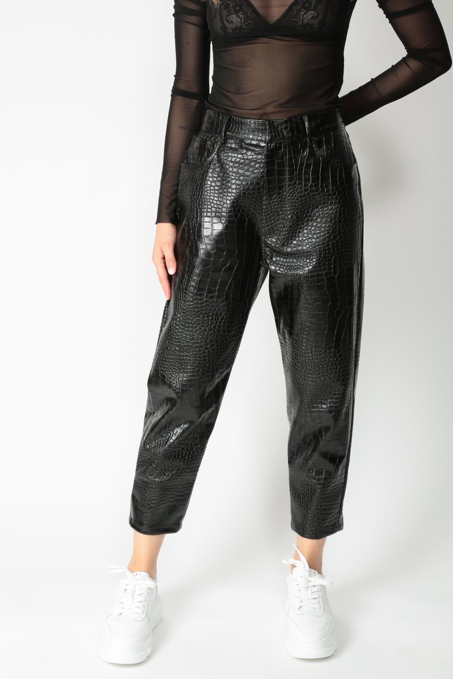 https://admin.shopify.com/store/gulieshop/products/15617498448221#:~:text=https%3A//www.gulieshop.it%20%E2%80%BA%20products%20%E2%80%BA%20the%2Dm%2Dpantalone%2Dstampa%2Dpitone%2Drachele
