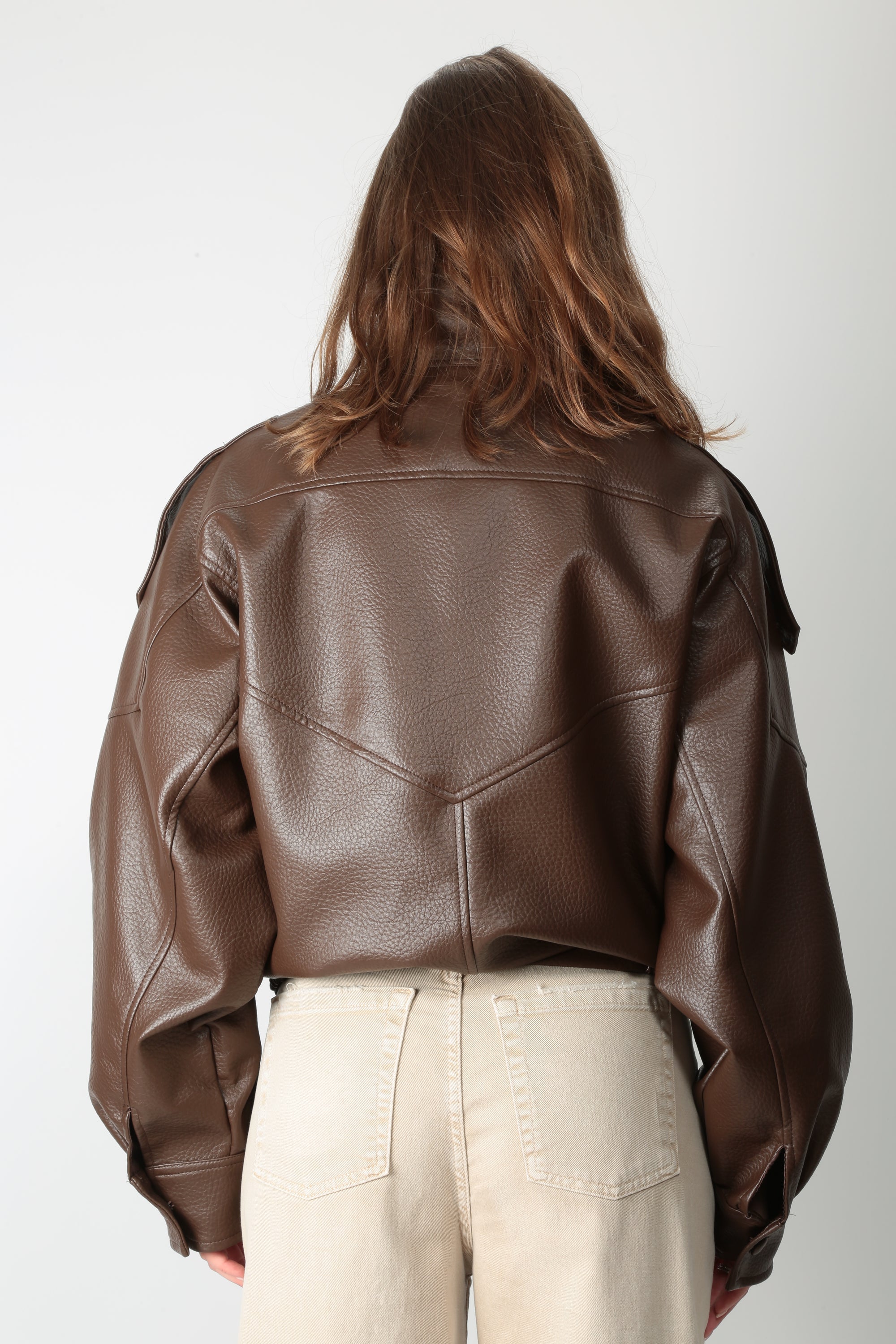 https://admin.shopify.com/store/gulieshop/products/16121605194077#:~:text=https%3A//www.gulieshop.it%20%E2%80%BA%20products%20%E2%80%BA%20tensione%2Din%2Dbomber%2Din%2Decopelle%2D39025