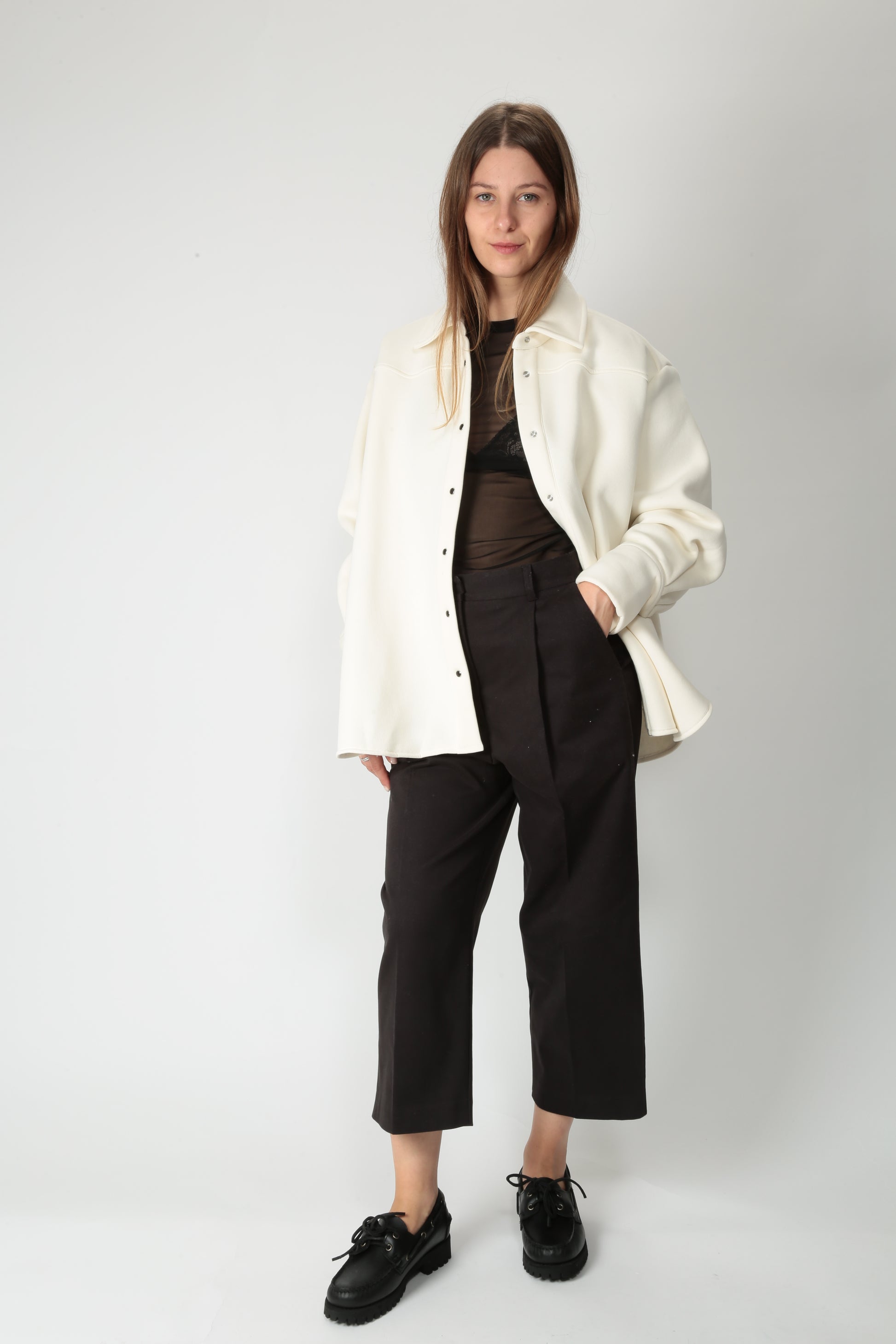 https://admin.shopify.com/store/gulieshop/products/15617498022237#:~:text=https%3A//www.gulieshop.it%20%E2%80%BA%20products%20%E2%80%BA%20the%2Dm%2Dpantalone%2Dcon%2Dpinces%2Dtazio%2D1