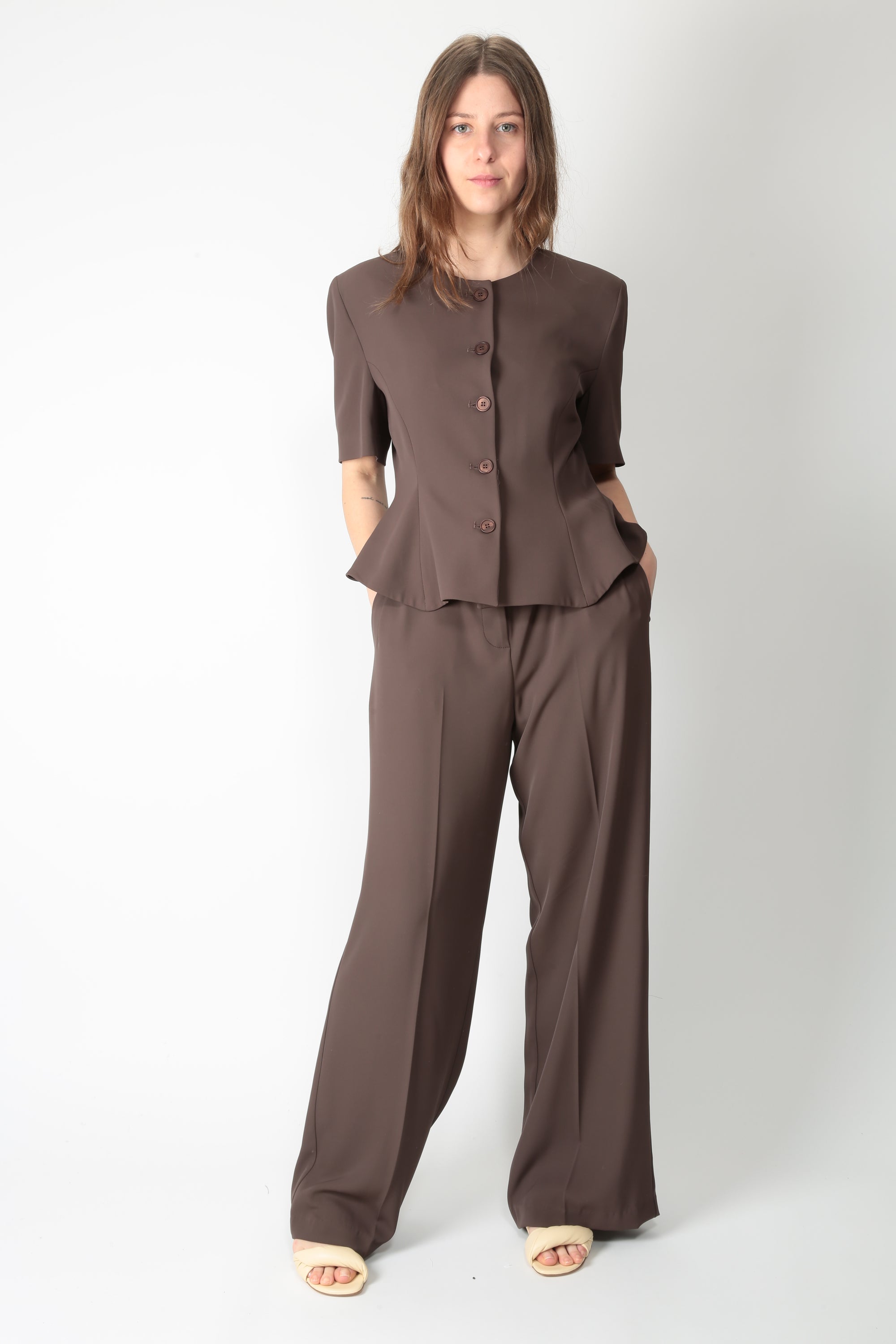 https://admin.shopify.com/store/gulieshop/products/16121607389533#:~:text=https%3A//www.gulieshop.it%20%E2%80%BA%20products%20%E2%80%BA%20tensione%2Din%2Dtailleur%2D26c4793
