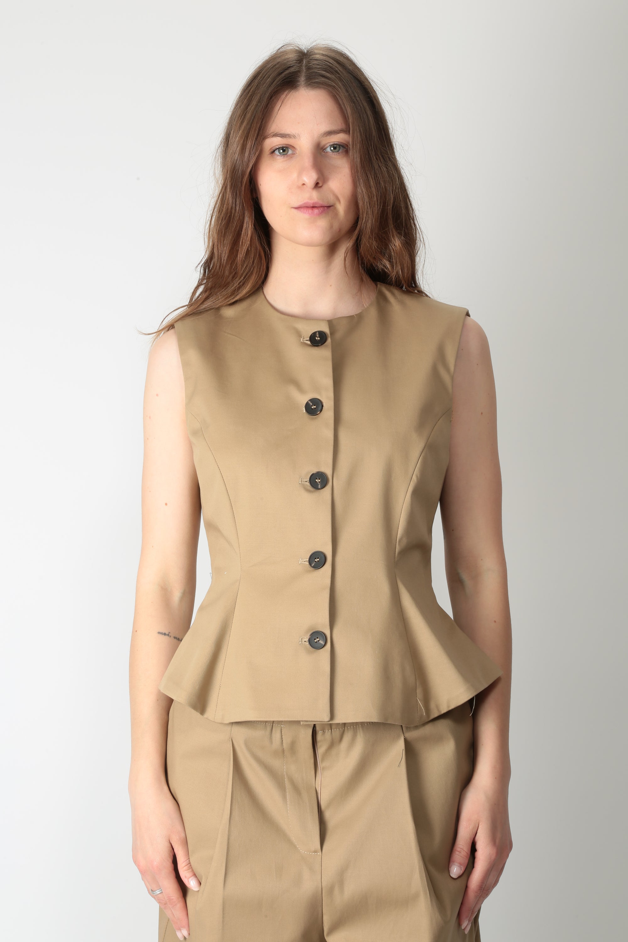 https://admin.shopify.com/store/gulieshop/products/16121607946589#:~:text=https%3A//www.gulieshop.it%20%E2%80%BA%20products%20%E2%80%BA%20tensione%2Din%2Dgilet%2Din%2Dcotone%2D26d4508