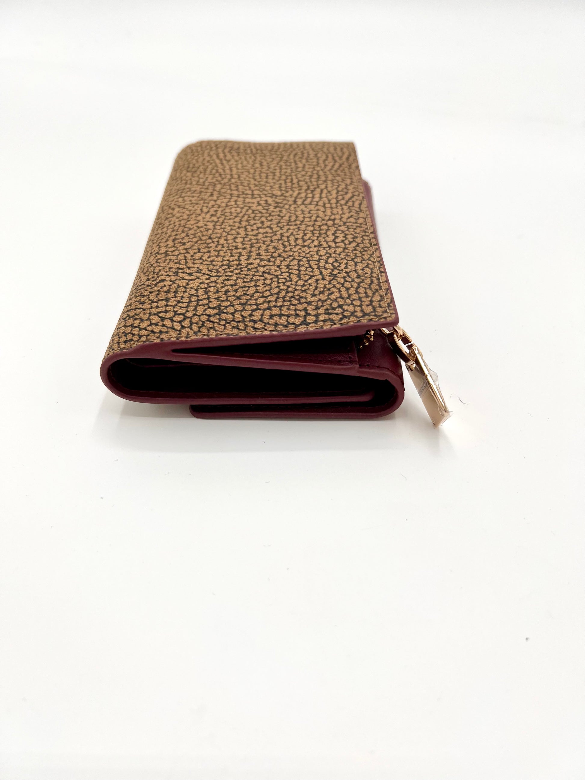 https://admin.shopify.com/store/gulieshop/products/15615140888925#:~:text=https%3A//www.gulieshop.it%20%E2%80%BA%20products%20%E2%80%BA%20borbonese%2Dportafoglio%2Dmedio%2Dcon%2Dpatta%2D91020036221