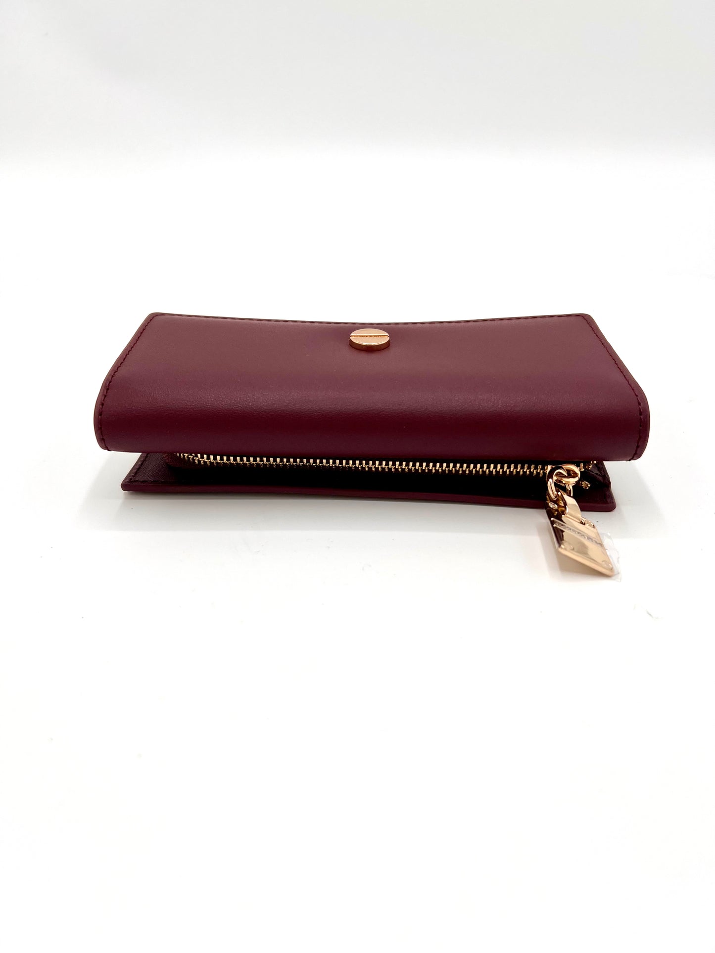 https://admin.shopify.com/store/gulieshop/products/15615140888925#:~:text=https%3A//www.gulieshop.it%20%E2%80%BA%20products%20%E2%80%BA%20borbonese%2Dportafoglio%2Dmedio%2Dcon%2Dpatta%2D91020036221