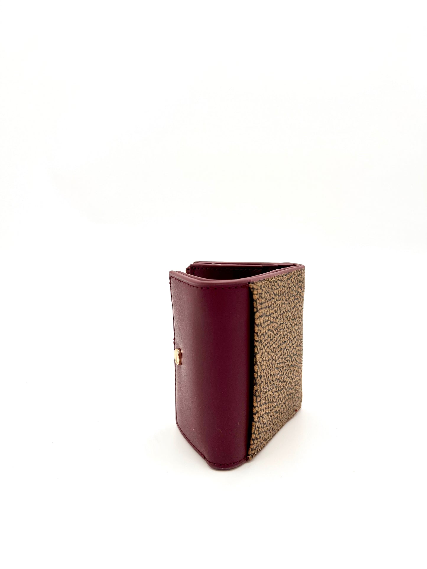 https://admin.shopify.com/store/gulieshop/products/15615157862749#:~:text=https%3A//www.gulieshop.it%20%E2%80%BA%20products%20%E2%80%BA%20borbonese%2Dportafoglio%2Dmini%2Din%2Dtela%2Dop%2D91020035220