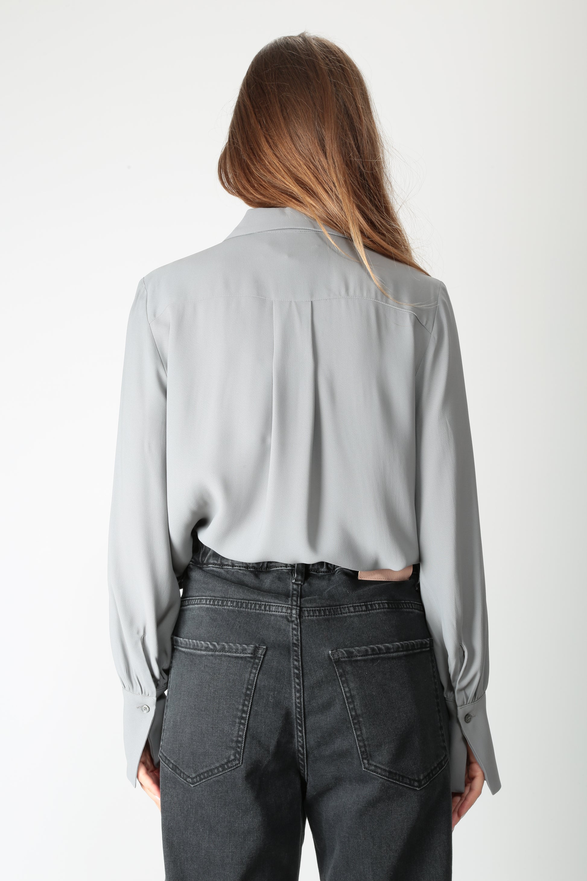 https://admin.shopify.com/store/gulieshop/products/15645192421725#:~:text=https%3A//www.gulieshop.it%20%E2%80%BA%20products%20%E2%80%BA%20beatrice%2Dcamicia%2Dcon%2Dricamo%2Din%2Dstrass%2D25fa43321105