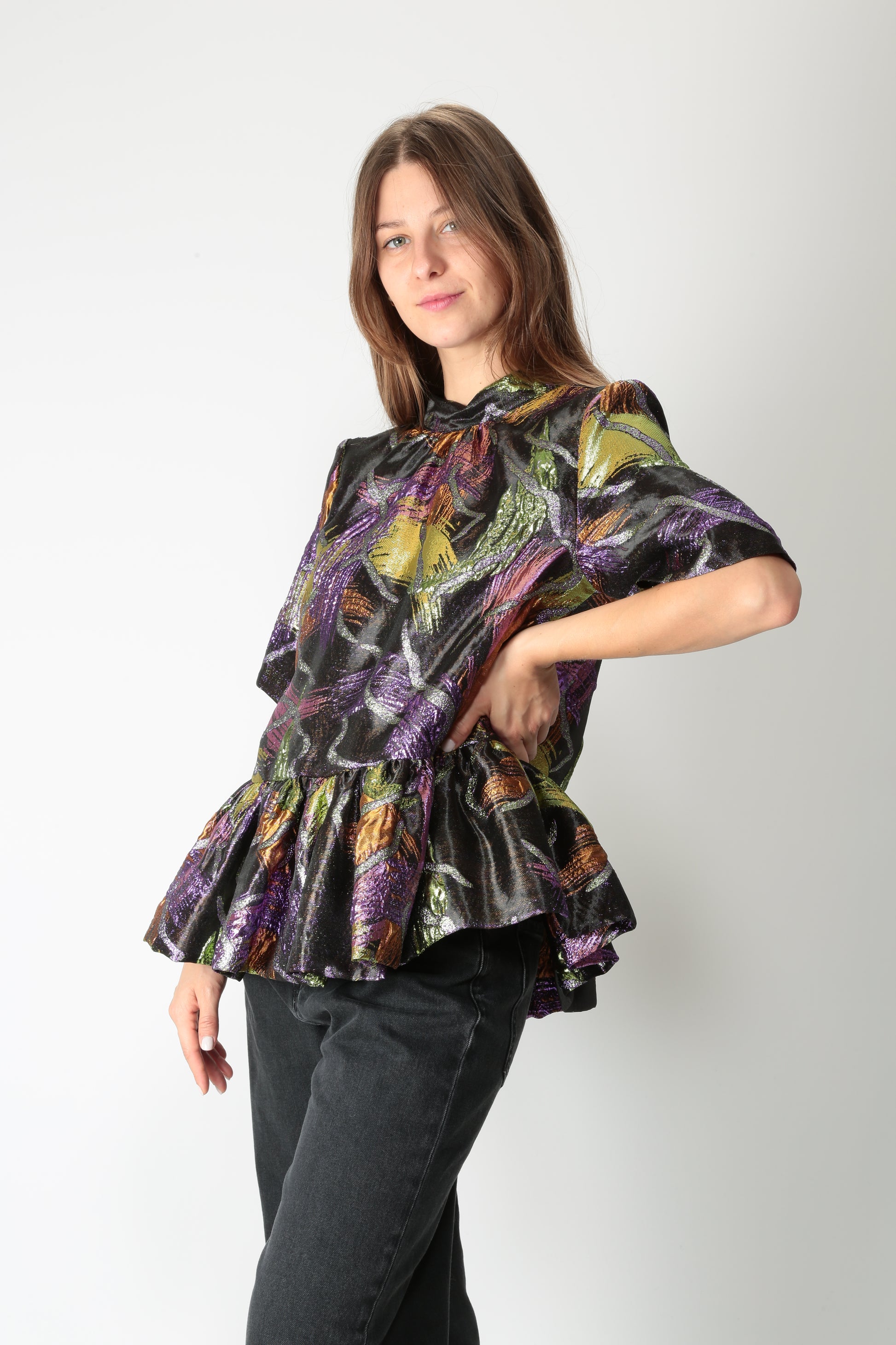 https://admin.shopify.com/store/gulieshop/products/15645192683869#:~:text=https%3A//www.gulieshop.it%20%E2%80%BA%20products%20%E2%80%BA%20beatrice%2Dblusa%2Din%2Dtessuto%2Dlurex%2D25fa434057305