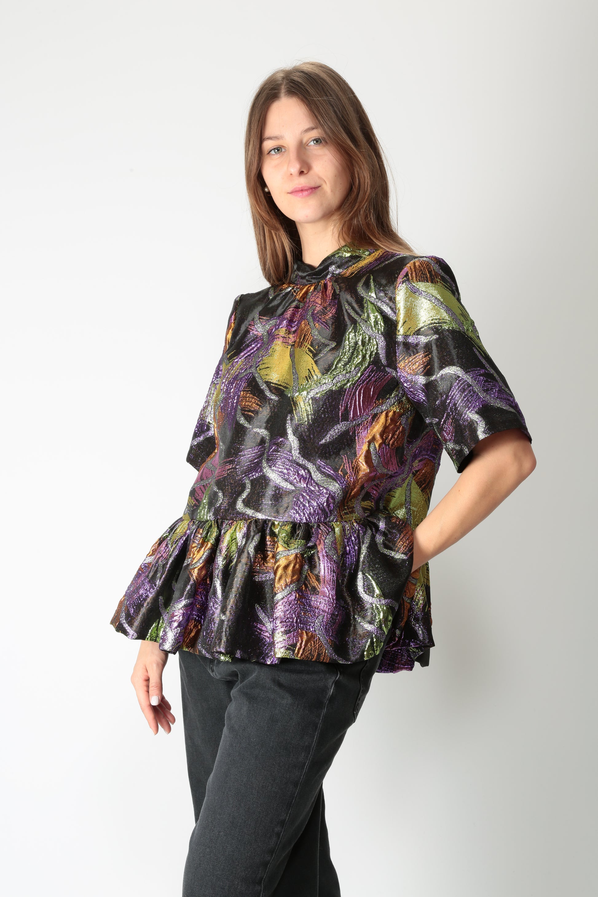 https://admin.shopify.com/store/gulieshop/products/15645192683869#:~:text=https%3A//www.gulieshop.it%20%E2%80%BA%20products%20%E2%80%BA%20beatrice%2Dblusa%2Din%2Dtessuto%2Dlurex%2D25fa434057305