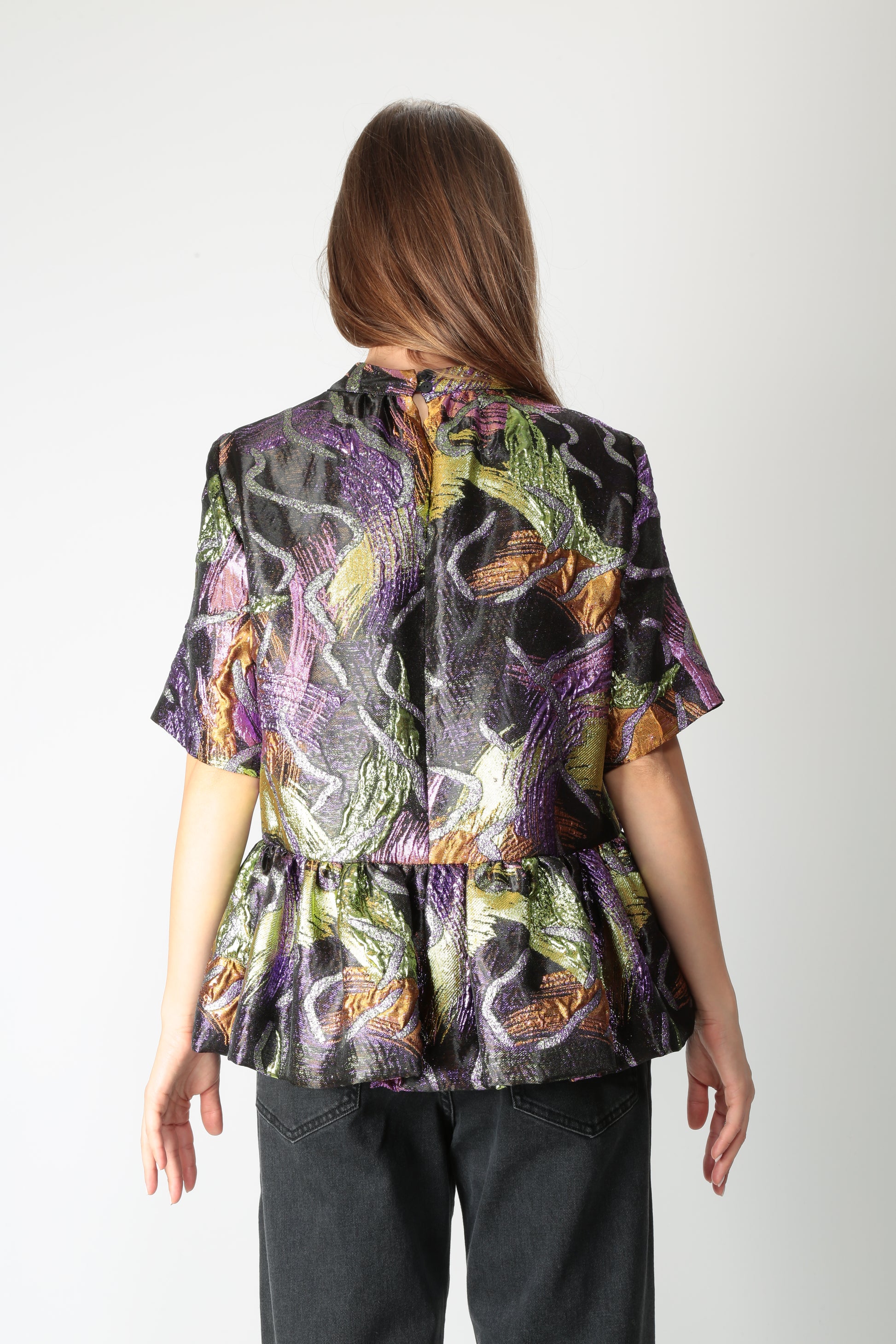 https://admin.shopify.com/store/gulieshop/products/15645192683869#:~:text=https%3A//www.gulieshop.it%20%E2%80%BA%20products%20%E2%80%BA%20beatrice%2Dblusa%2Din%2Dtessuto%2Dlurex%2D25fa434057305