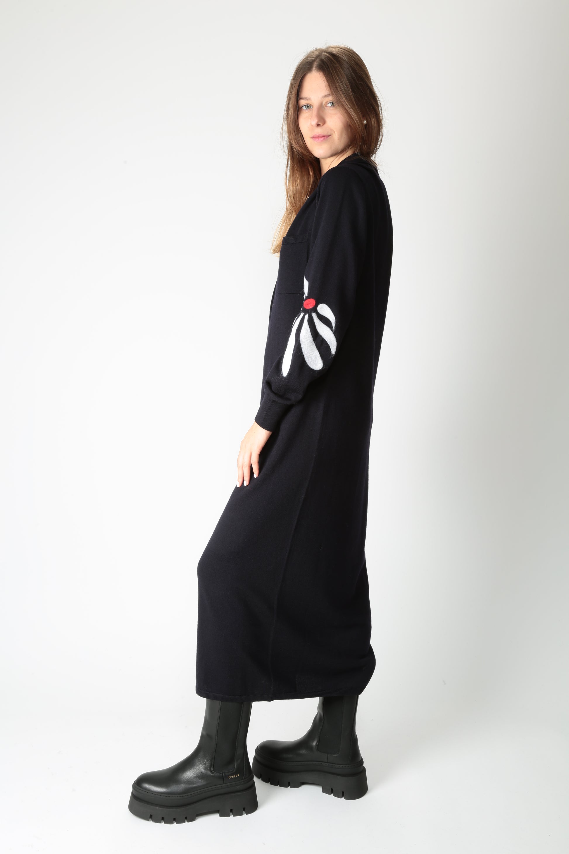https://admin.shopify.com/store/gulieshop/products/15645210313053#:~:text=https%3A//www.gulieshop.it%20%E2%80%BA%20products%20%E2%80%BA%20beatrice%2Dabito%2Dlungo%2Din%2Dlana%2D25fa6585flo