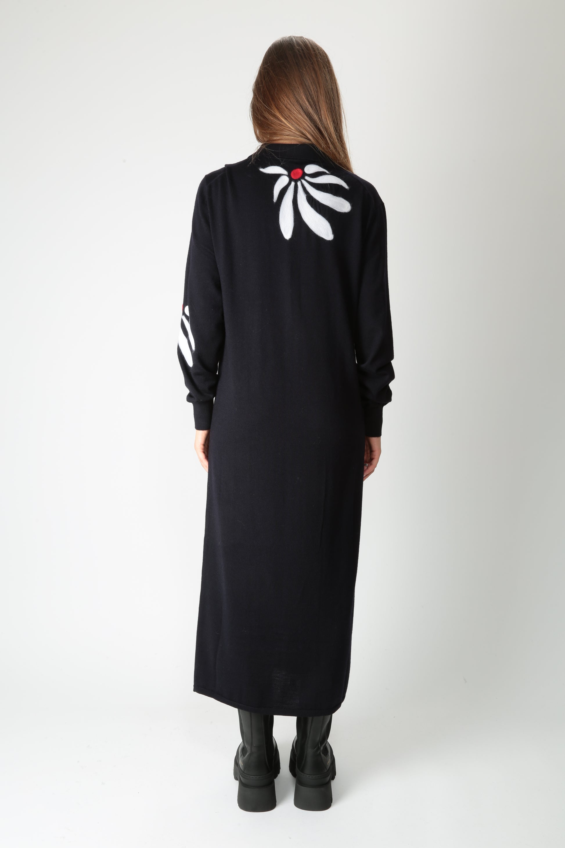 https://admin.shopify.com/store/gulieshop/products/15645210313053#:~:text=https%3A//www.gulieshop.it%20%E2%80%BA%20products%20%E2%80%BA%20beatrice%2Dabito%2Dlungo%2Din%2Dlana%2D25fa6585flo