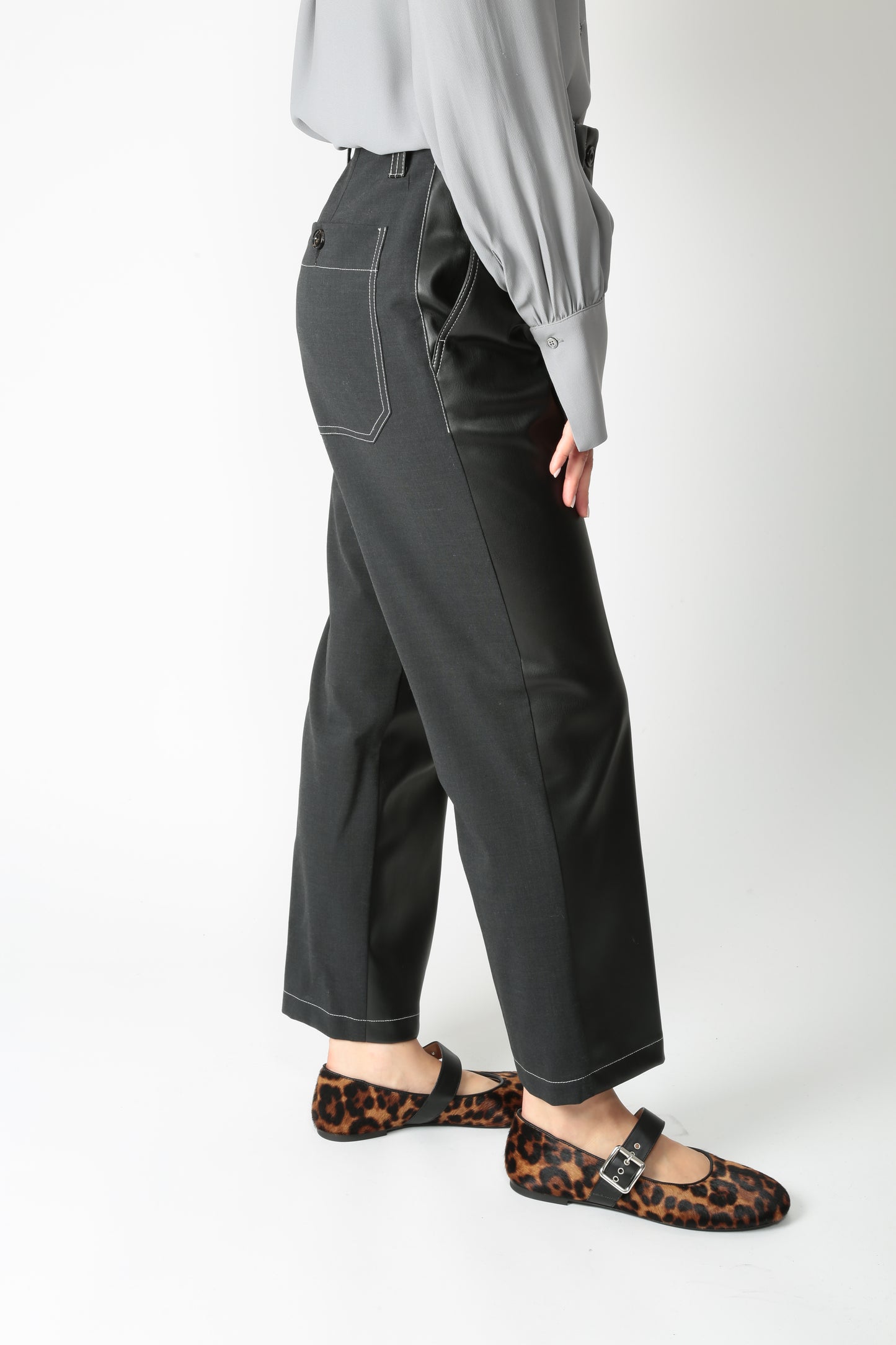 https://admin.shopify.com/store/gulieshop/products/15645192782173#:~:text=https%3A//www.gulieshop.it%20%E2%80%BA%20products%20%E2%80%BA%20beatrice%2Dpantalone%2Dpatchwork%2D25fa1092ro99mix