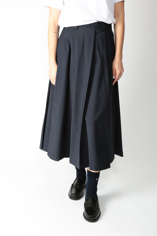 https://admin.shopify.com/store/gulieshop/products/15647677710685#:~:text=https%3A//www.gulieshop.it%20%E2%80%BA%20products%20%E2%80%BA%20department%2D5%2Dgonna%2Da%2Dpieghe%2Dhenrique%2Ddg02951m2ts0184