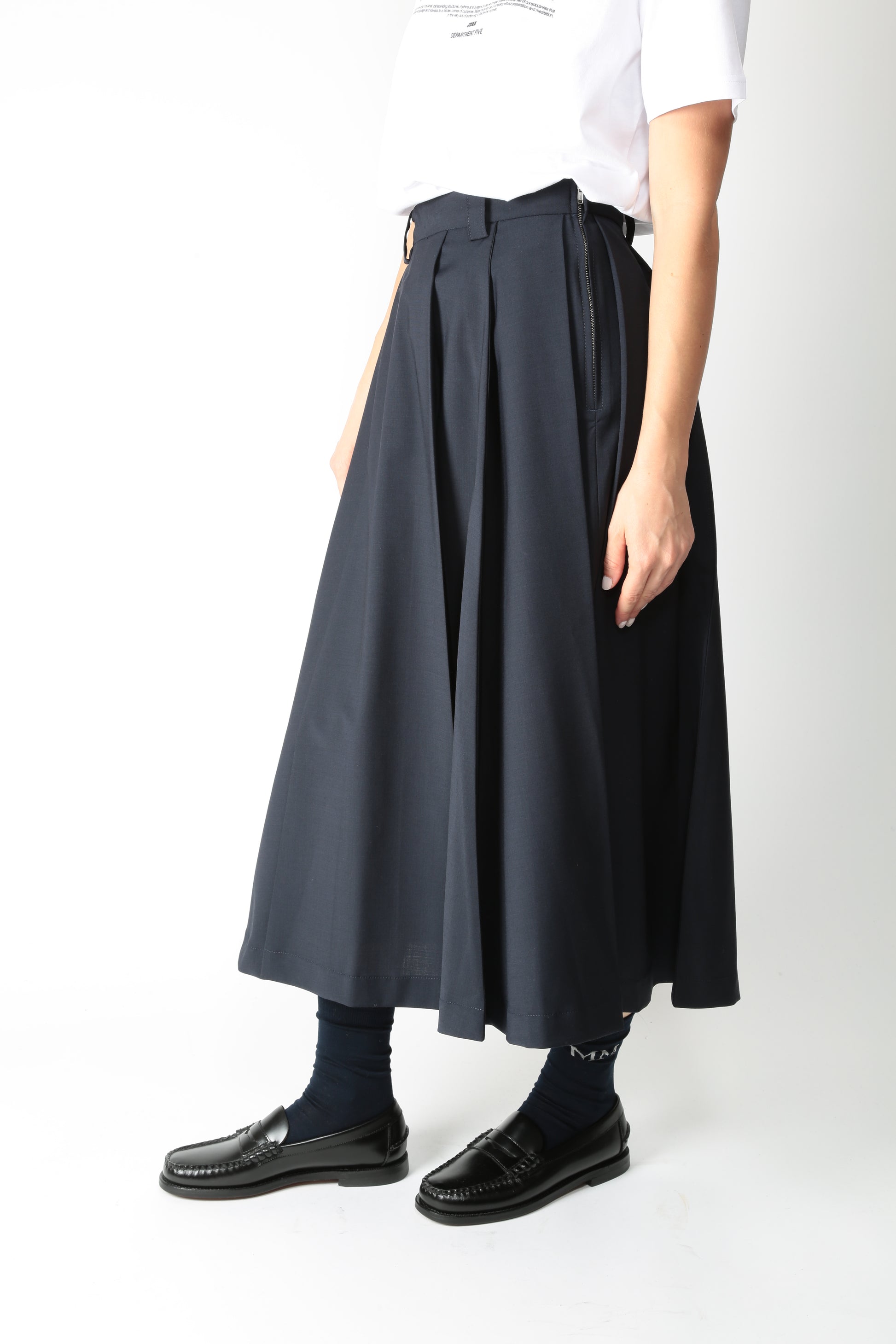 https://admin.shopify.com/store/gulieshop/products/15647677710685#:~:text=https%3A//www.gulieshop.it%20%E2%80%BA%20products%20%E2%80%BA%20department%2D5%2Dgonna%2Da%2Dpieghe%2Dhenrique%2Ddg02951m2ts0184